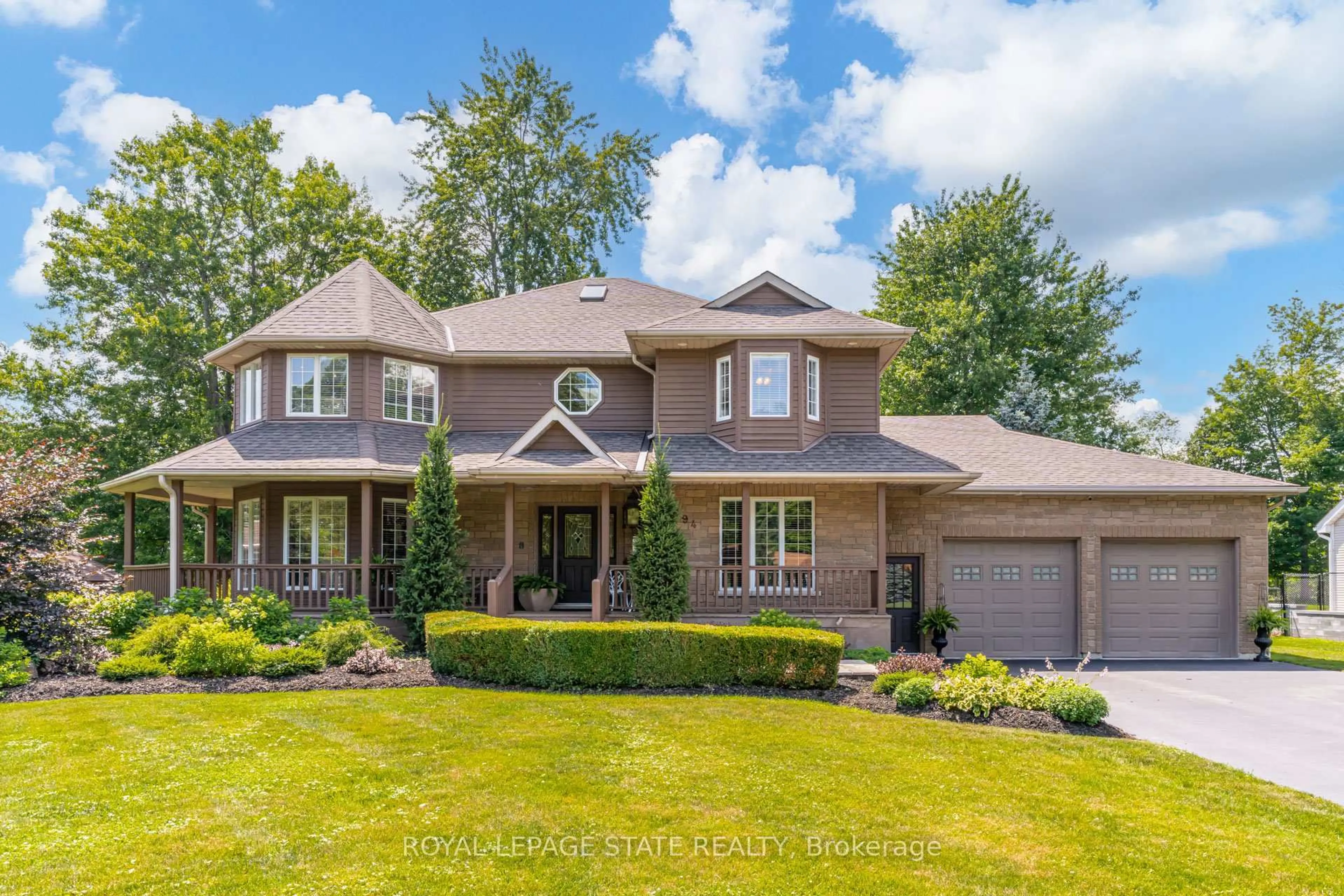 Home with brick exterior material, street for 994 Courtland Dr, Hamilton Ontario L9G 3L1