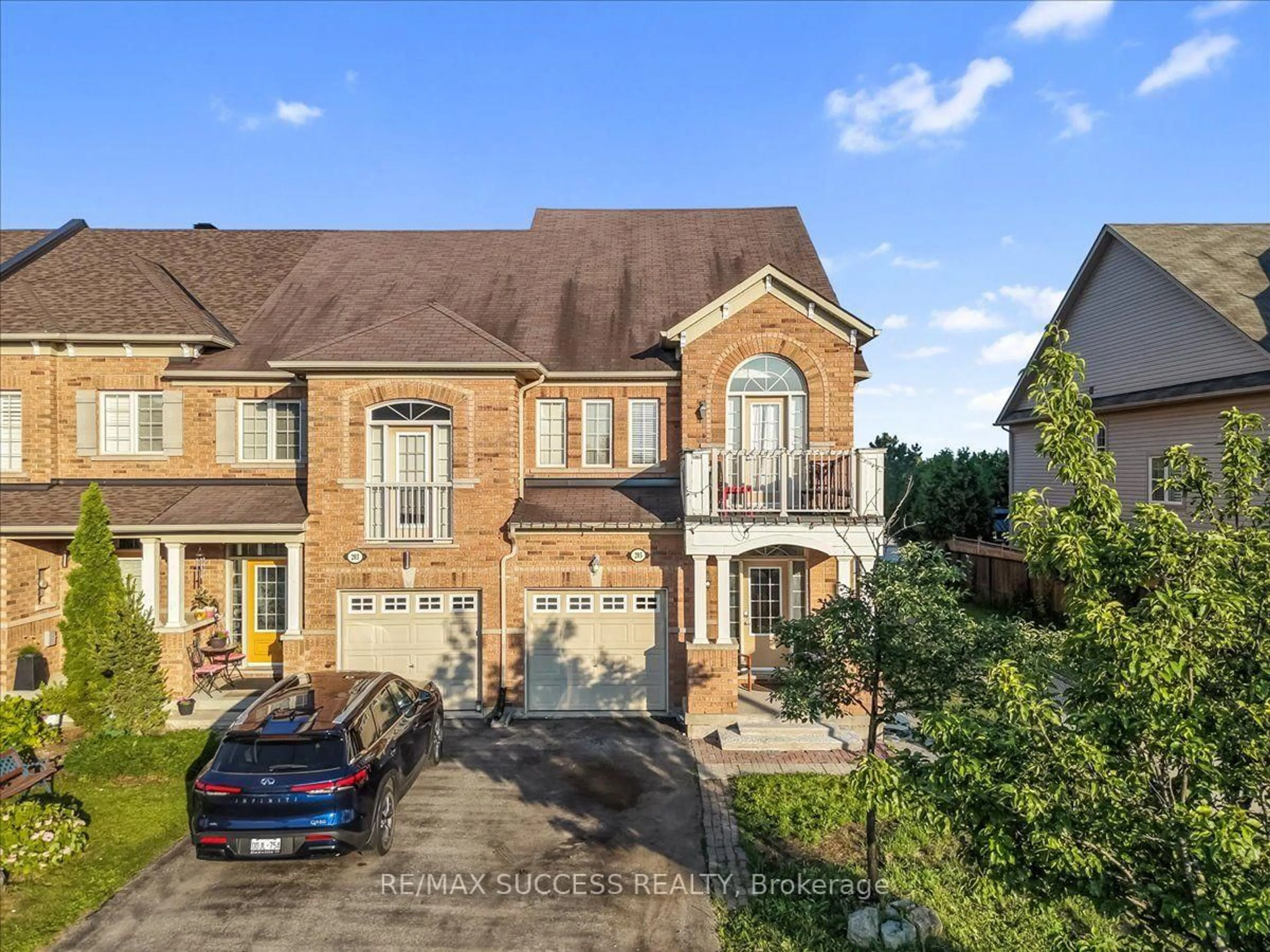 A pic from outside/outdoor area/front of a property/back of a property/a pic from drone, street for 205 Nisbet Blvd, Hamilton Ontario L0R 2H9