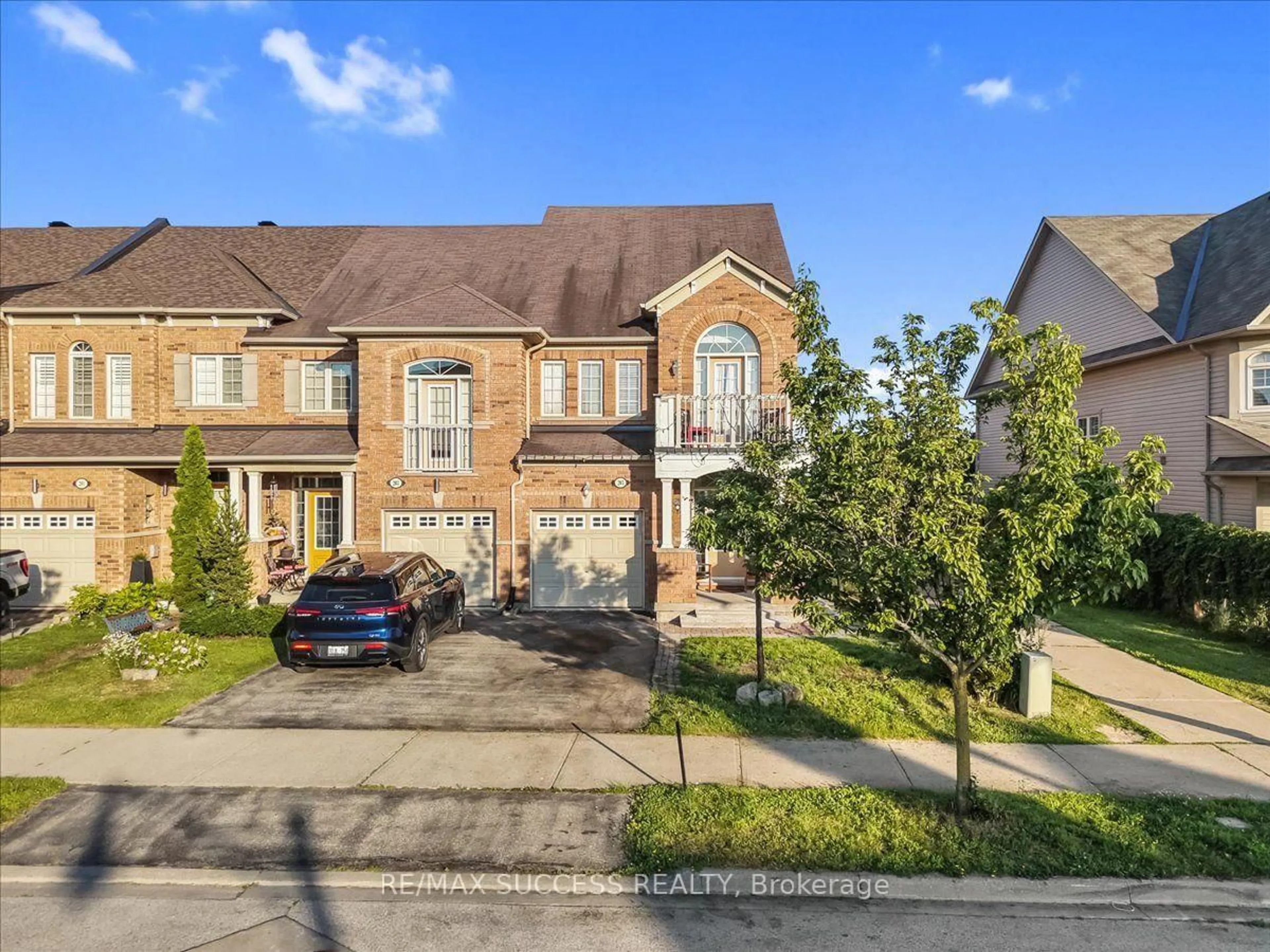 A pic from outside/outdoor area/front of a property/back of a property/a pic from drone, street for 205 Nisbet Blvd, Hamilton Ontario L0R 2H9
