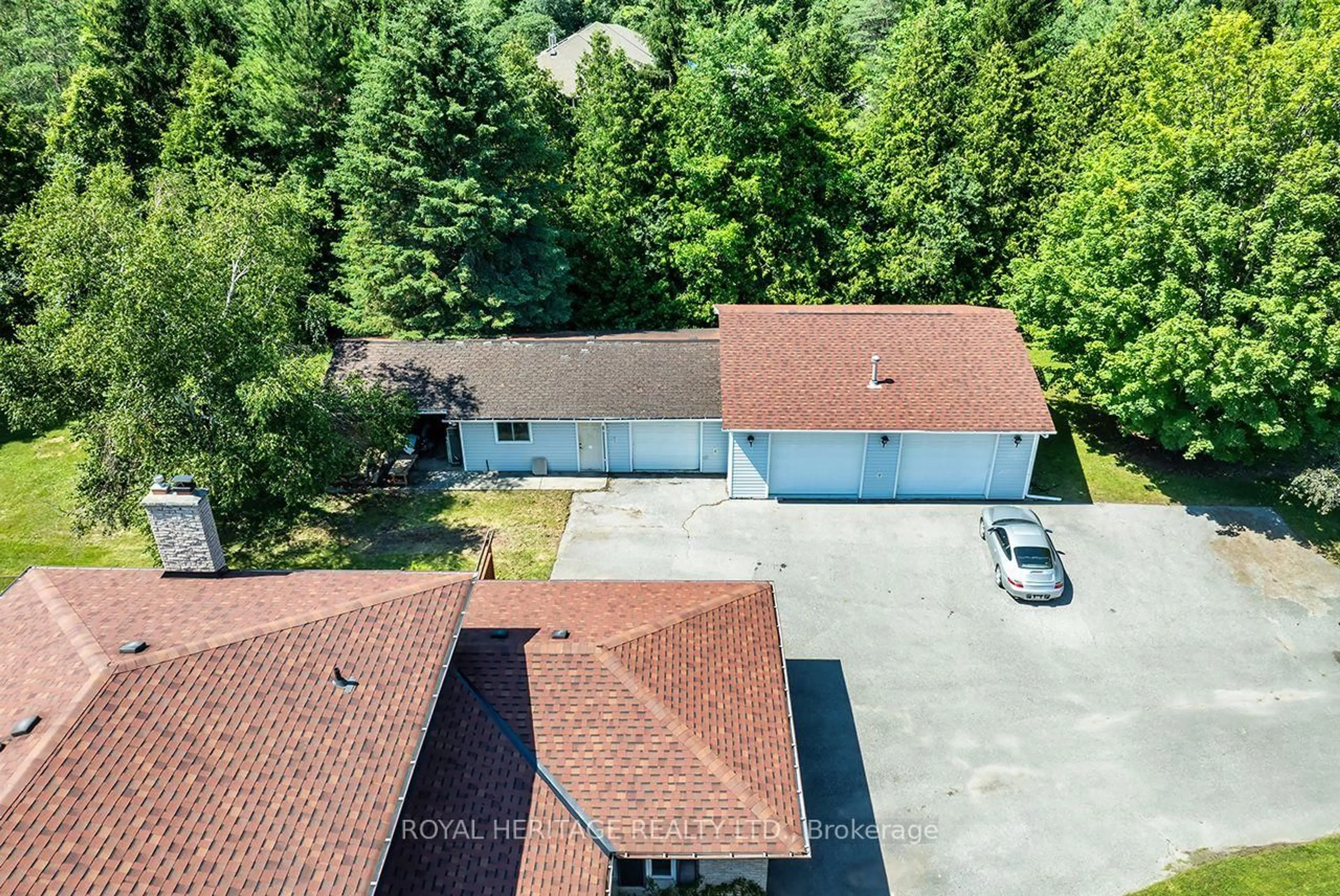 A pic from outside/outdoor area/front of a property/back of a property/a pic from drone, unknown for 1238 Tapley 1/4 Line, Cavan Monaghan Ontario K0L 1V0