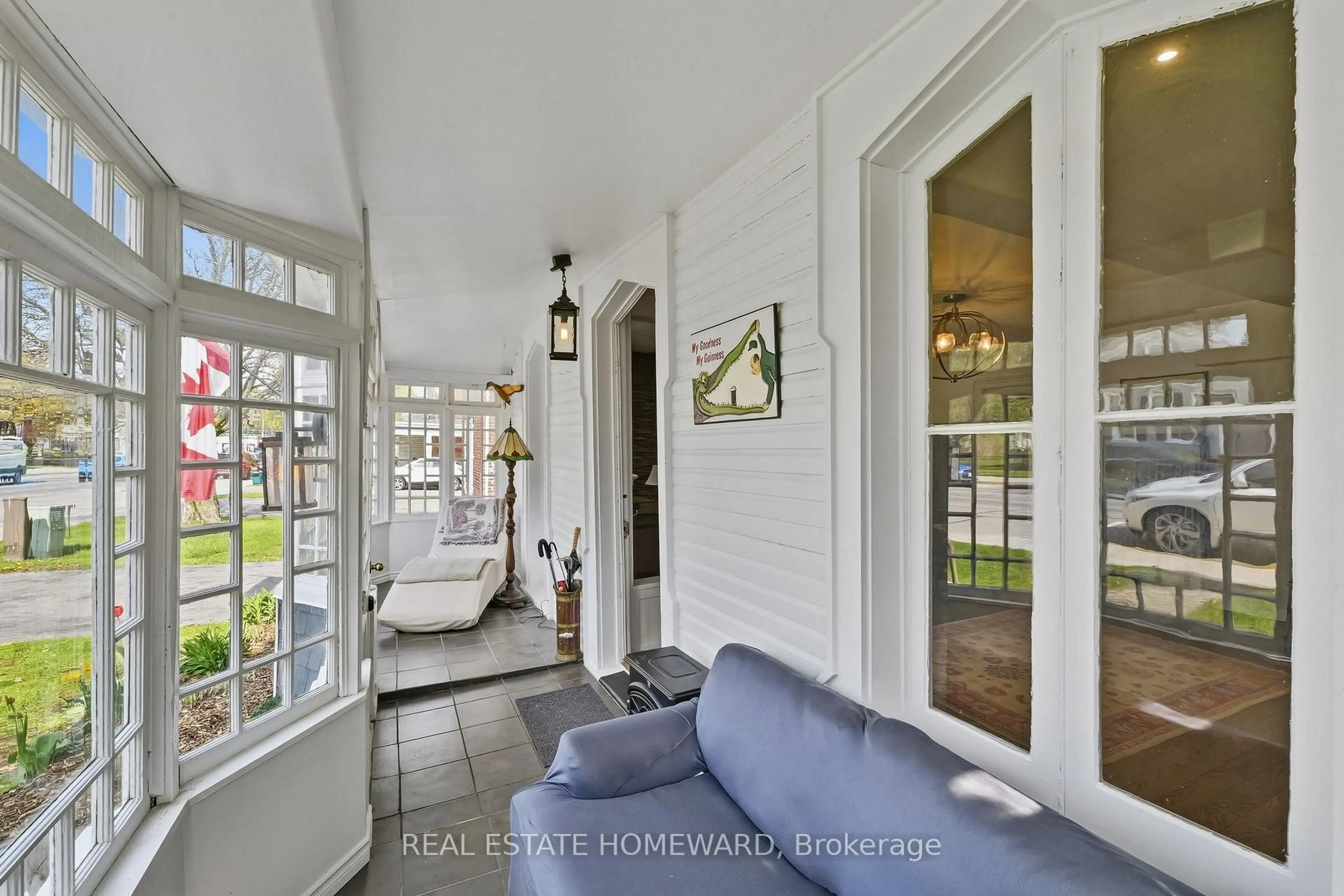 Indoor entryway for 101 Main St, Brighton Ontario K0K 1H0
