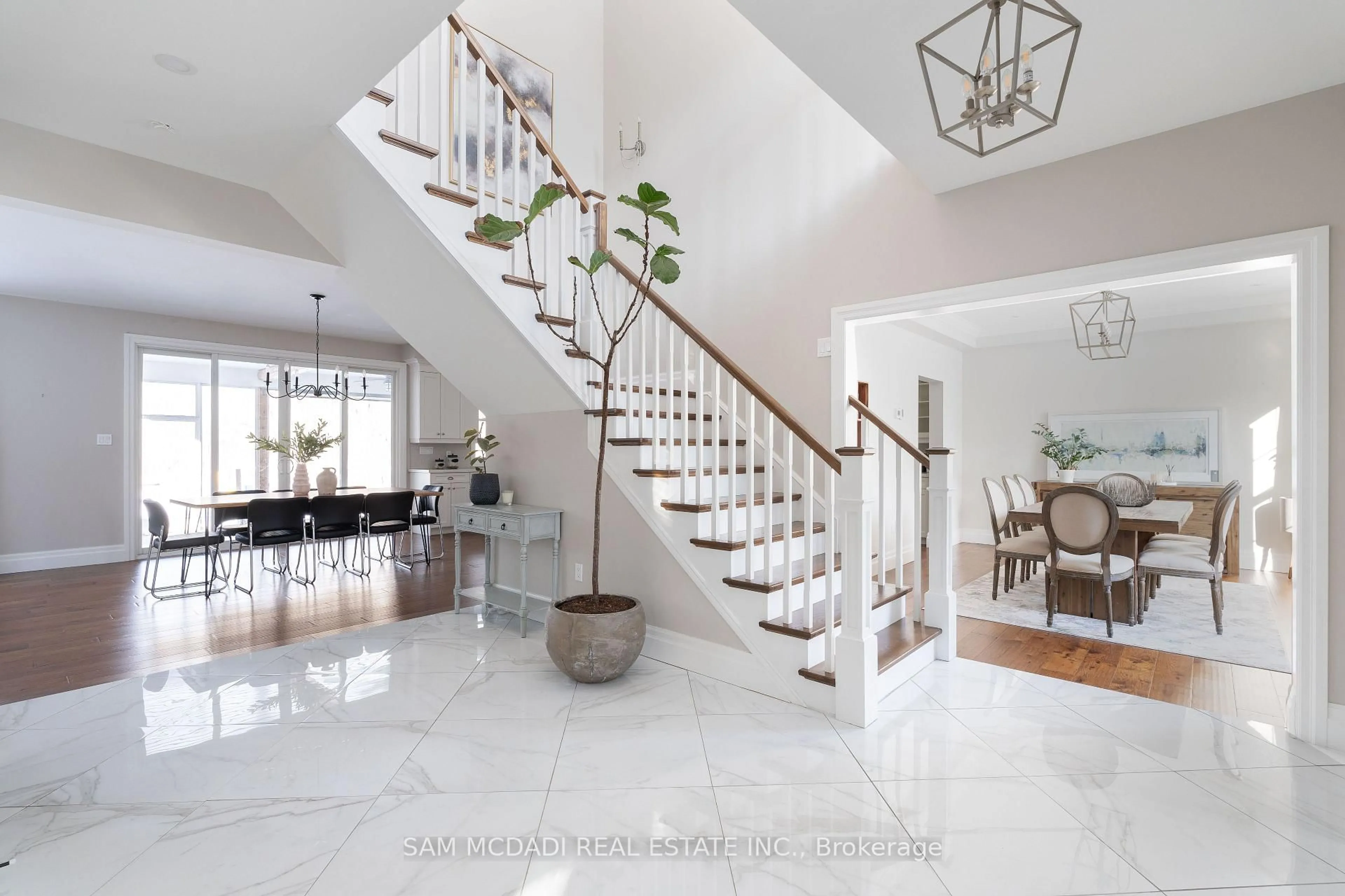 Stairs for 1096 Westbrook Rd, Hamilton Ontario L0R 2A0