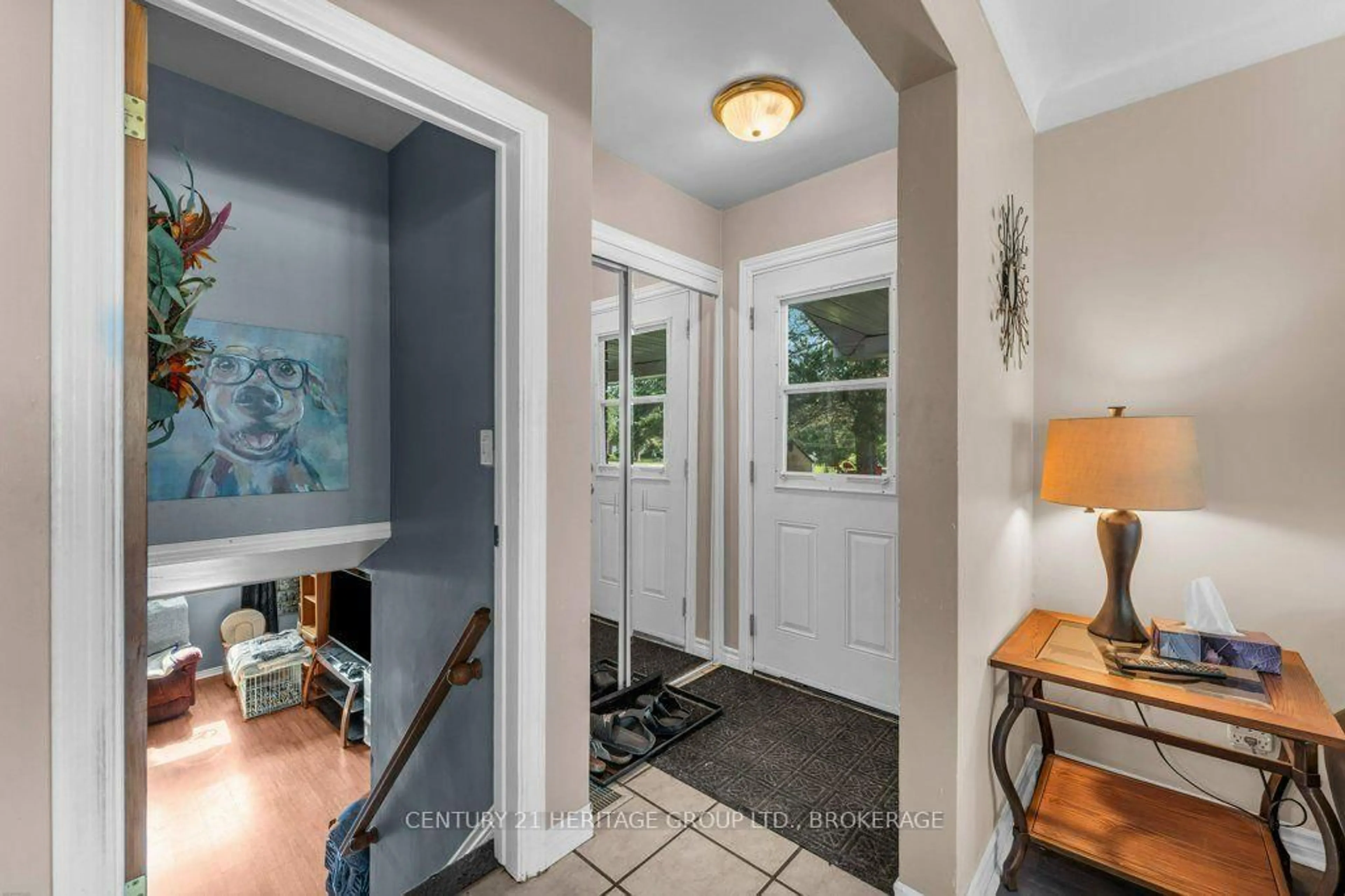 Indoor entryway for 678 Carnaby St, Kingston Ontario K7M 5M7