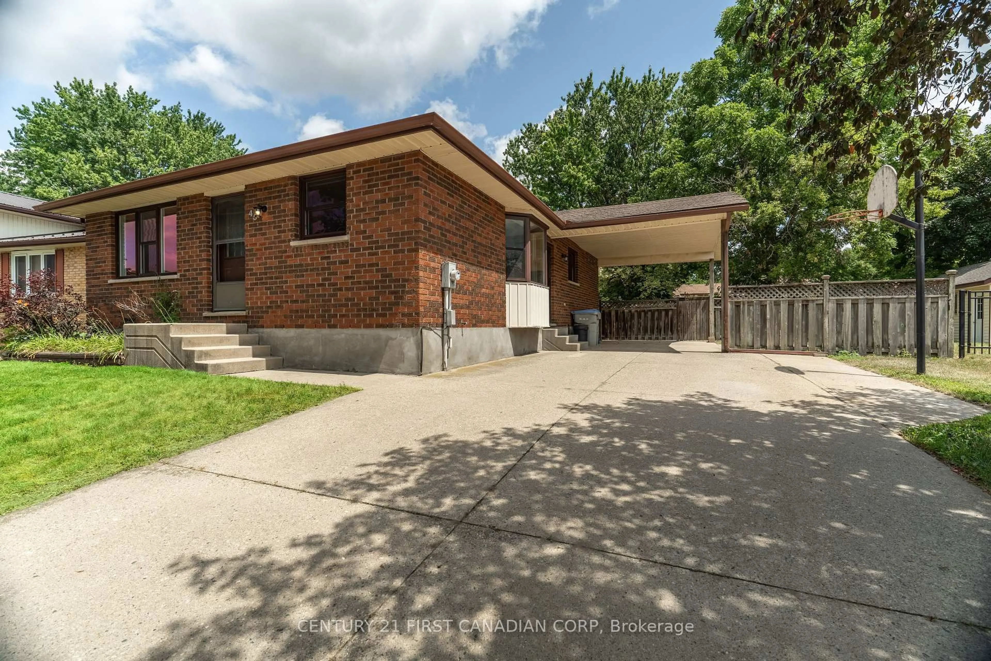 Home with brick exterior material, street for 45 Westgate Ave, Strathroy-Caradoc Ontario N7G 3S9