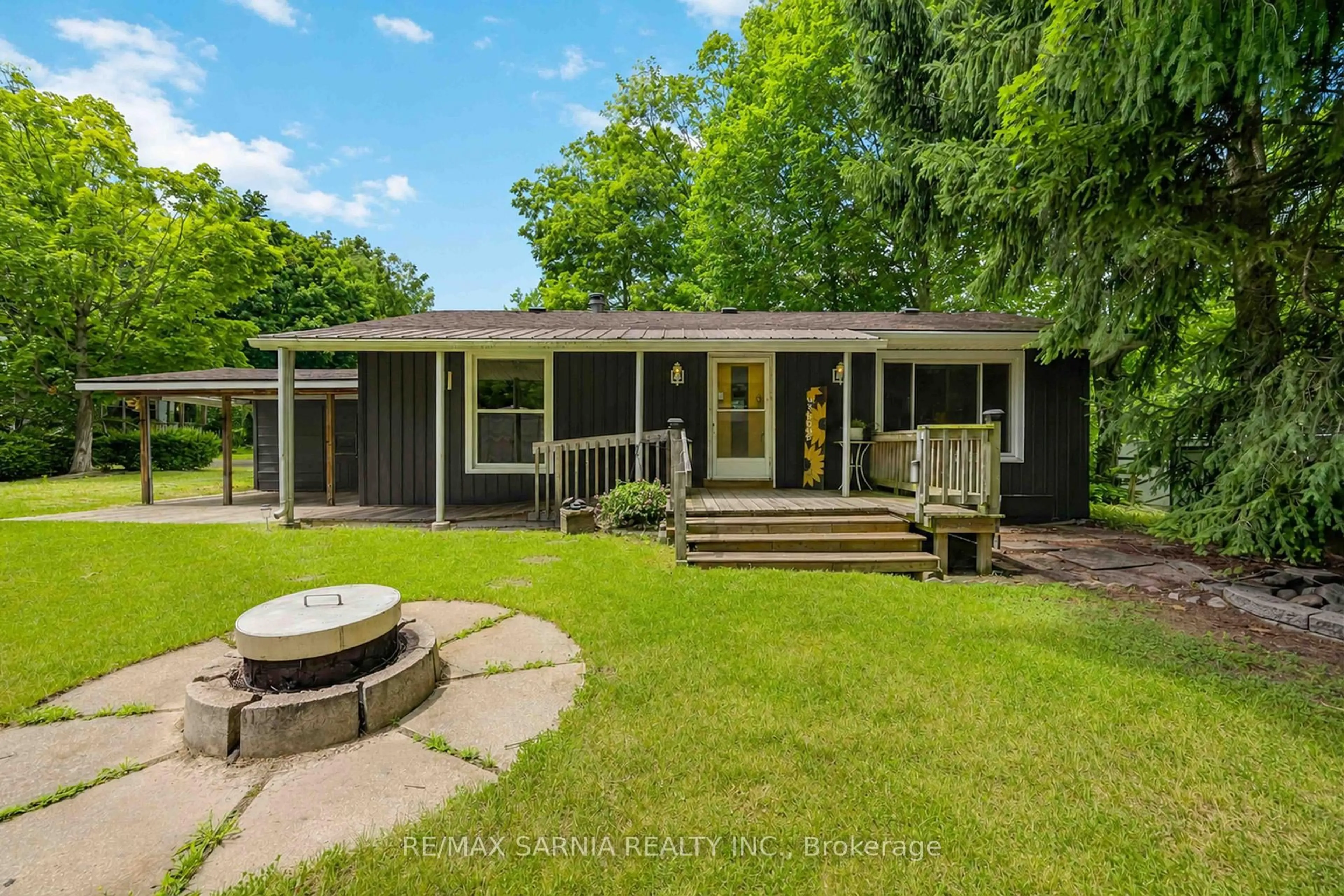 A pic from outside/outdoor area/front of a property/back of a property/a pic from drone, unknown for 4895 LAKESHORE Rd #A17, Plympton-Wyoming Ontario N0N 1J6