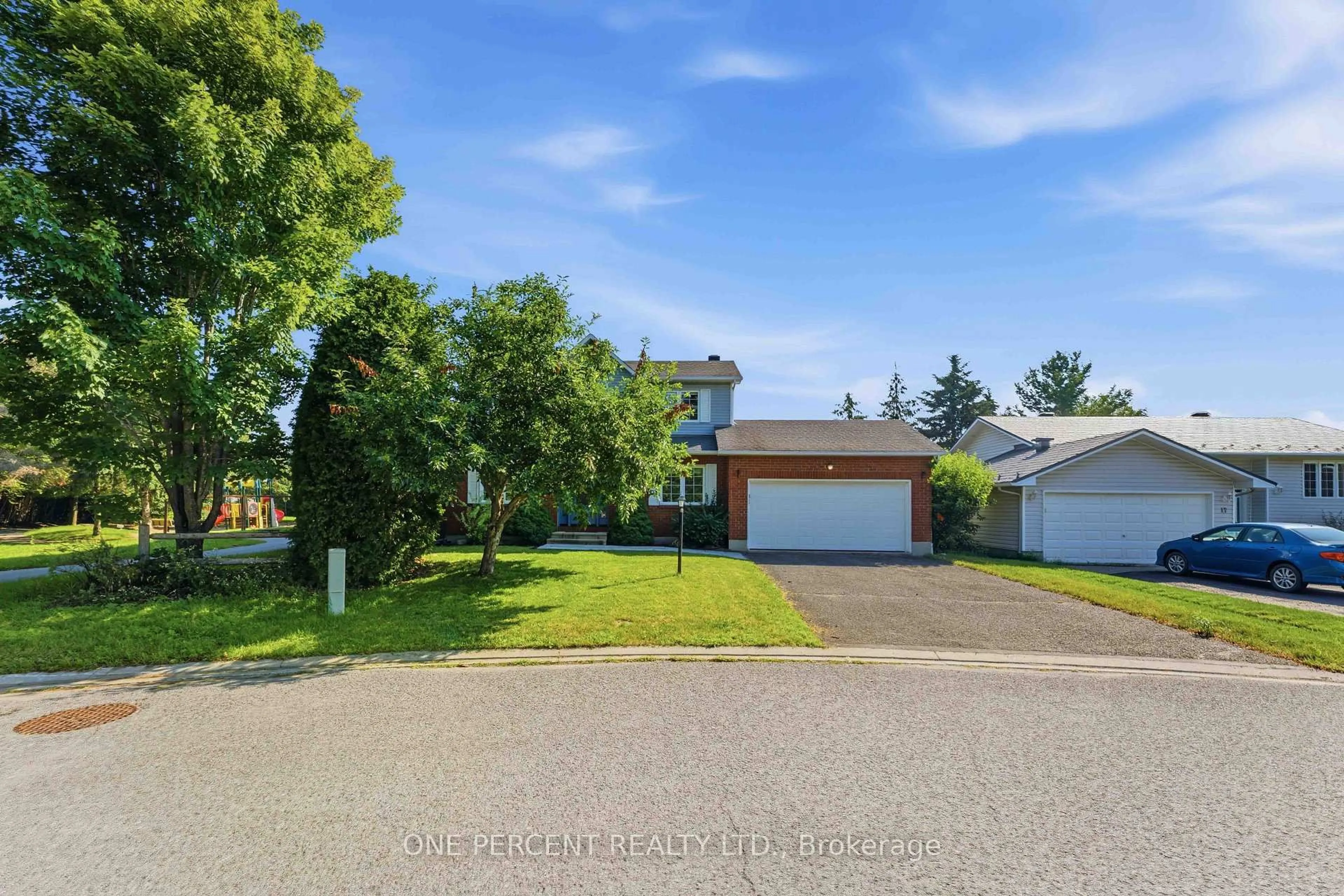 A pic from outside/outdoor area/front of a property/back of a property/a pic from drone, street for 19 Amy St, Stittsville Ontario K2S 1L7