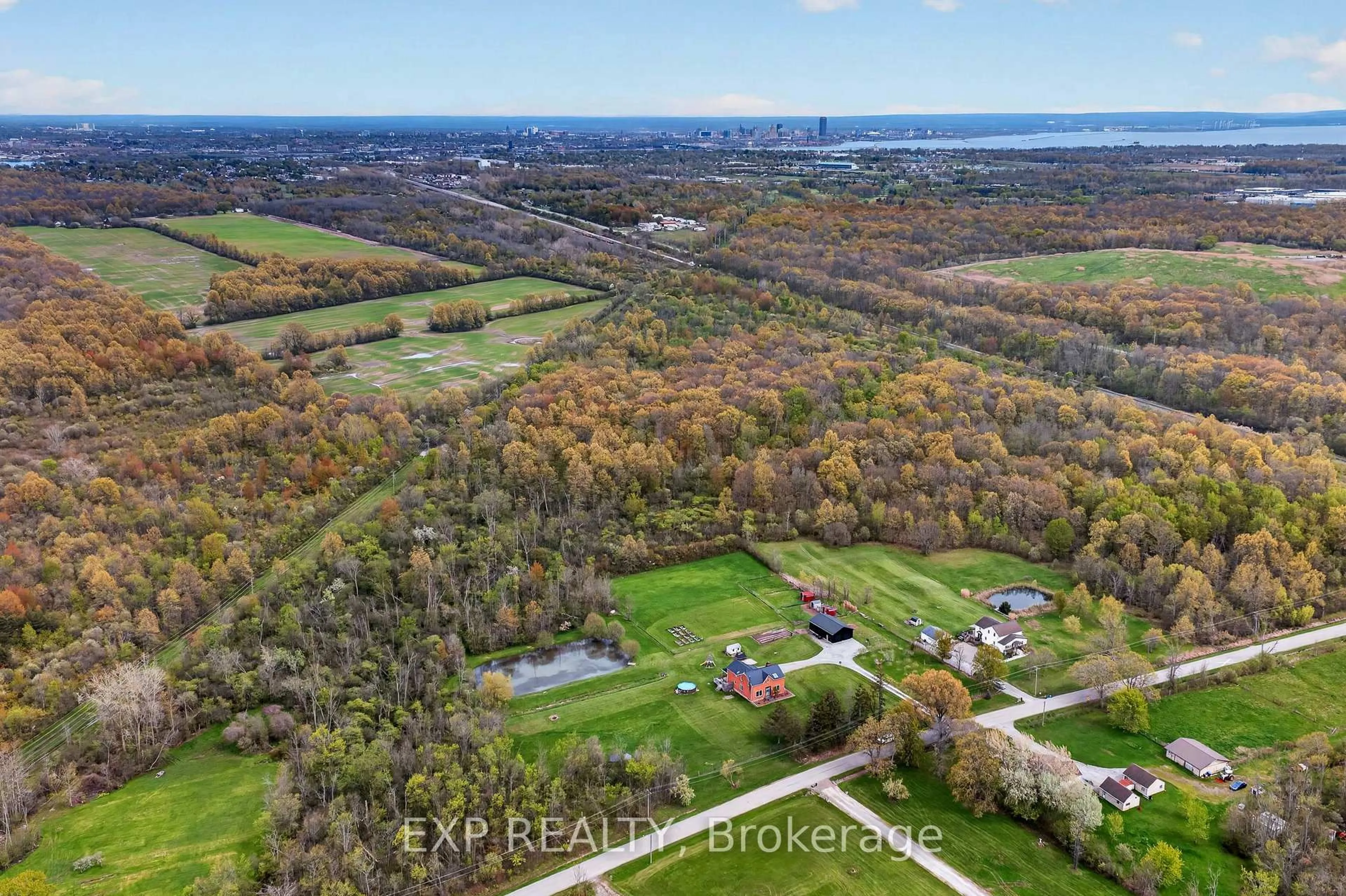 A pic from outside/outdoor area/front of a property/back of a property/a pic from drone, water/lake/river/ocean view for 2266 Pettit Rd, Fort Erie Ontario L2A 5M4
