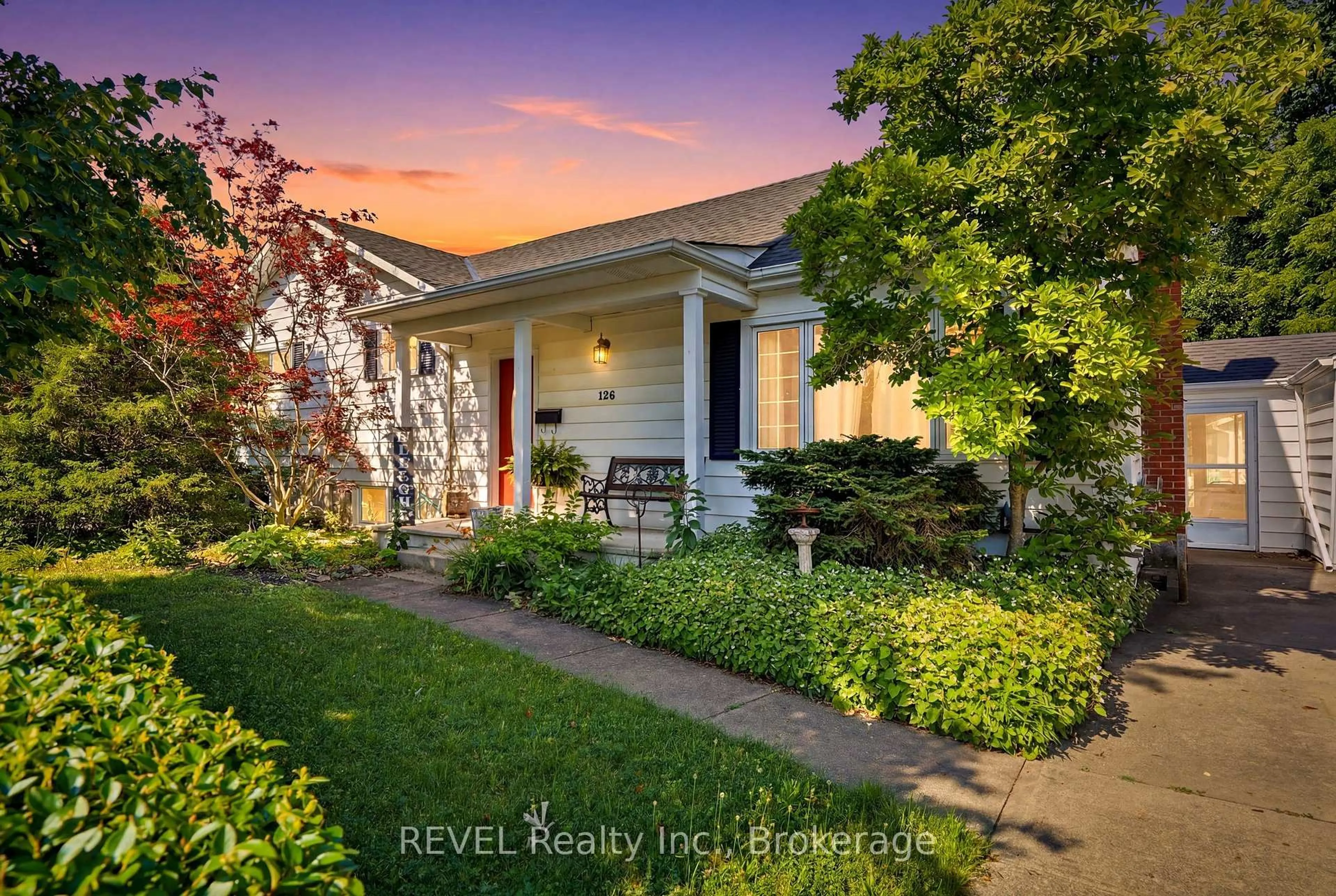 Unknown for 136 Powerview Ave, St. Catharines Ontario L2S 1X4