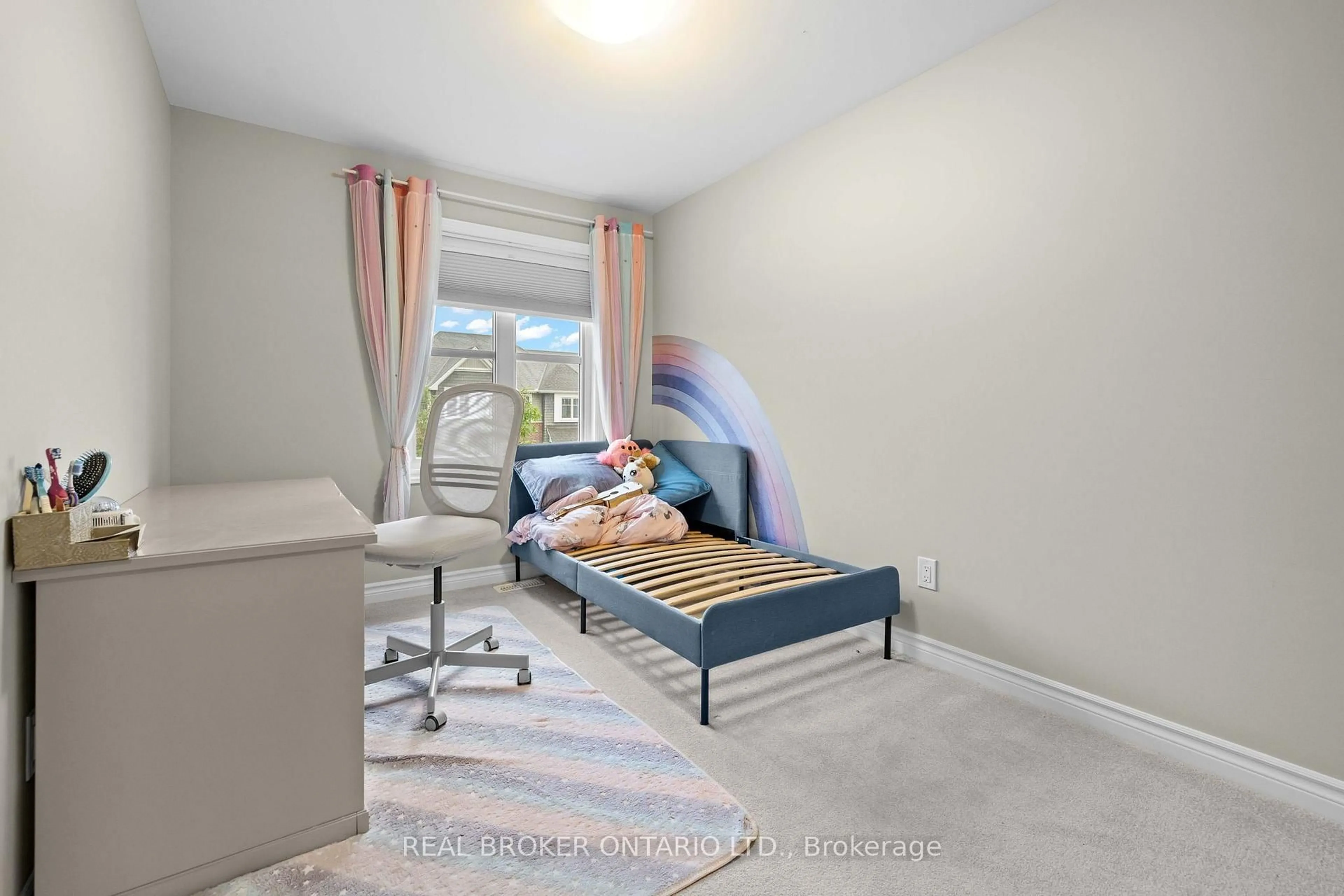 A pic of a room for 838 Cedar Creek Dr, Ottawa Ontario K1T 0N6