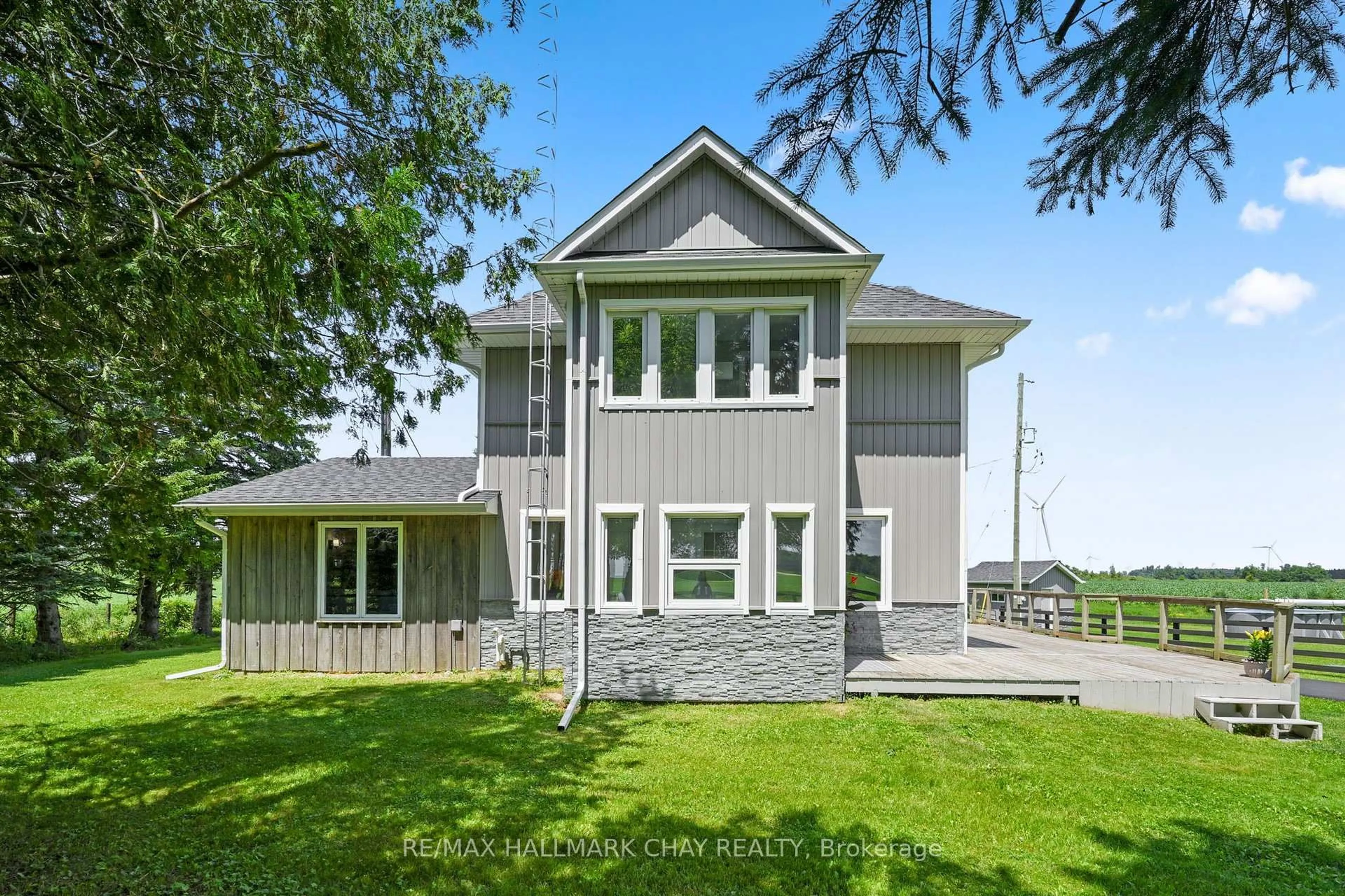 Home with vinyl exterior material, building for 665221 20 Sideroad, Melancthon Ontario L9V 1Z7