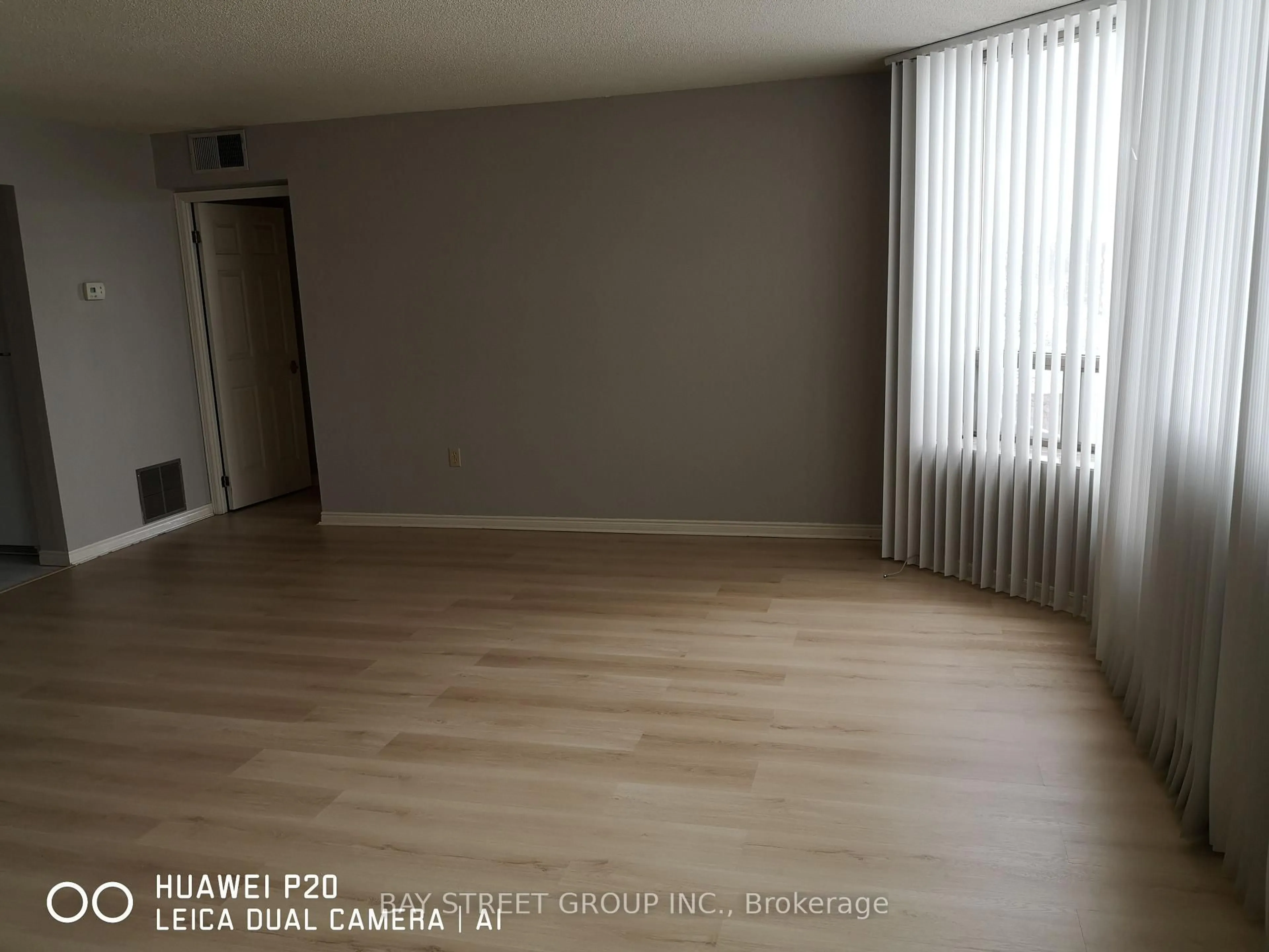 A pic of a room for 695 Richmond St #708, London East Ontario N6A 5M8