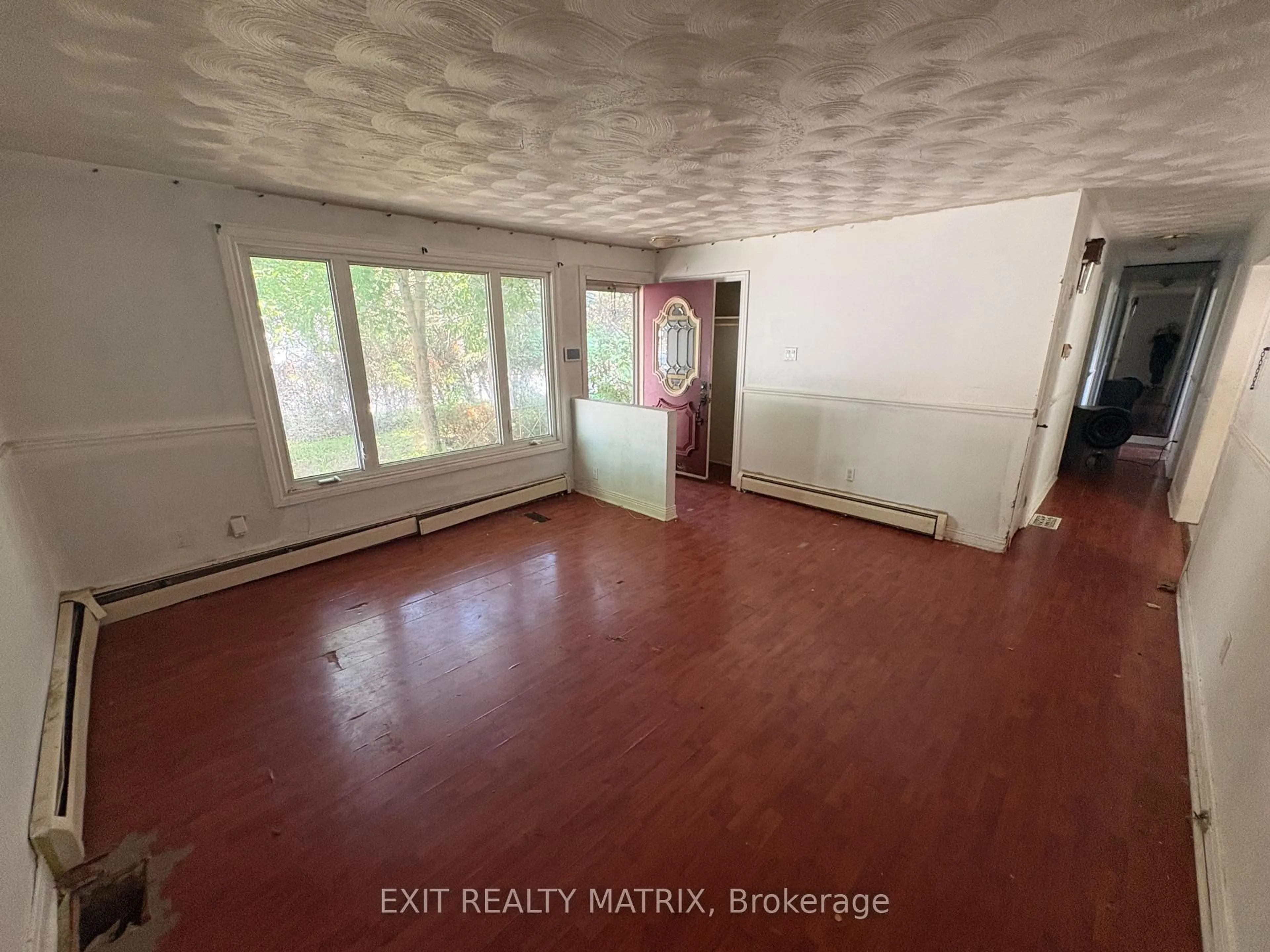 A pic of a room for 152 Herbert St, The Nation Ontario K0A 2M0