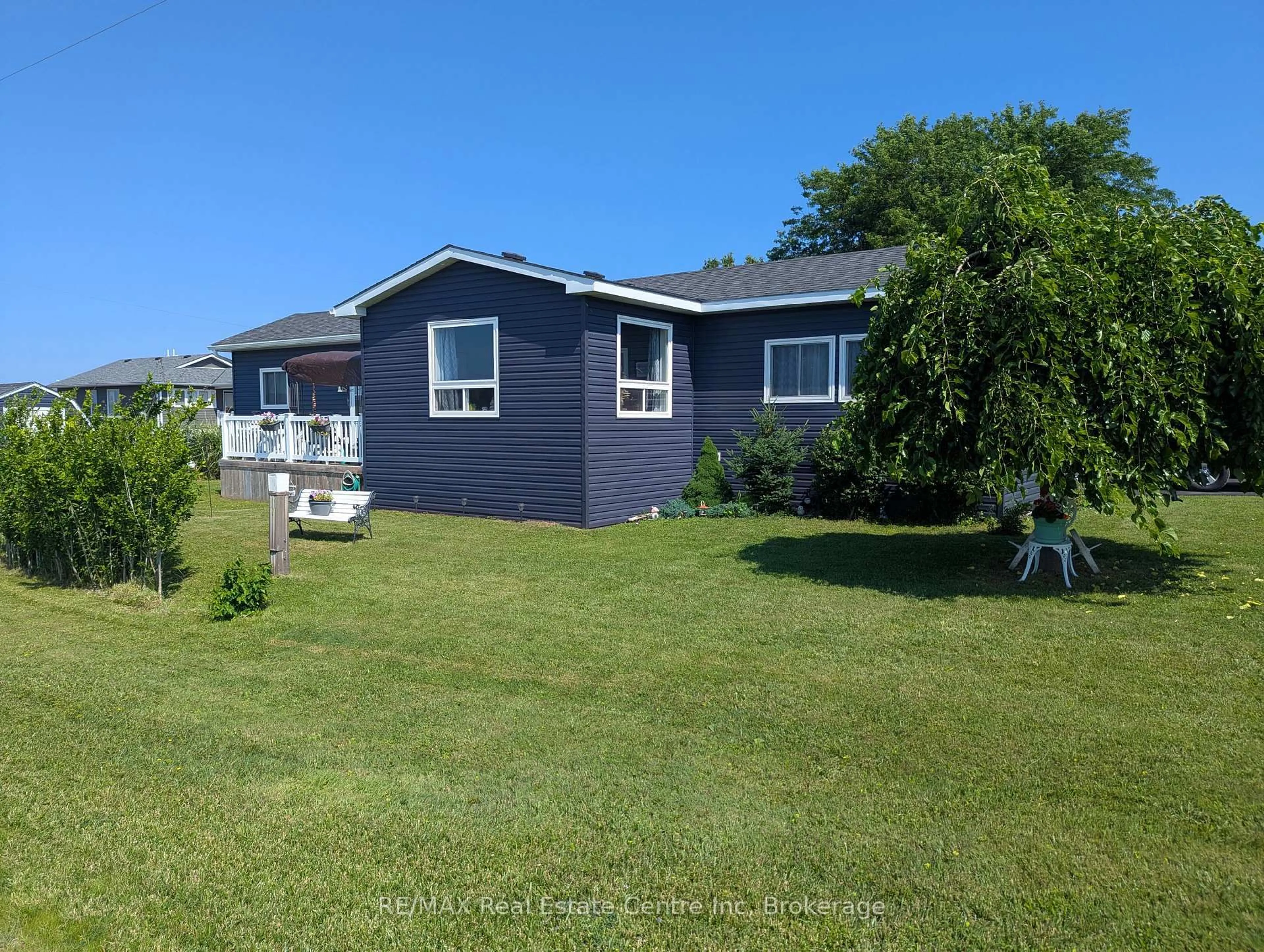 A pic from outside/outdoor area/front of a property/back of a property/a pic from drone, water/lake/river/ocean view for 27 Cranberry Dr, Ashfield-Colborne-Wawanosh Ontario N7A 3Y3