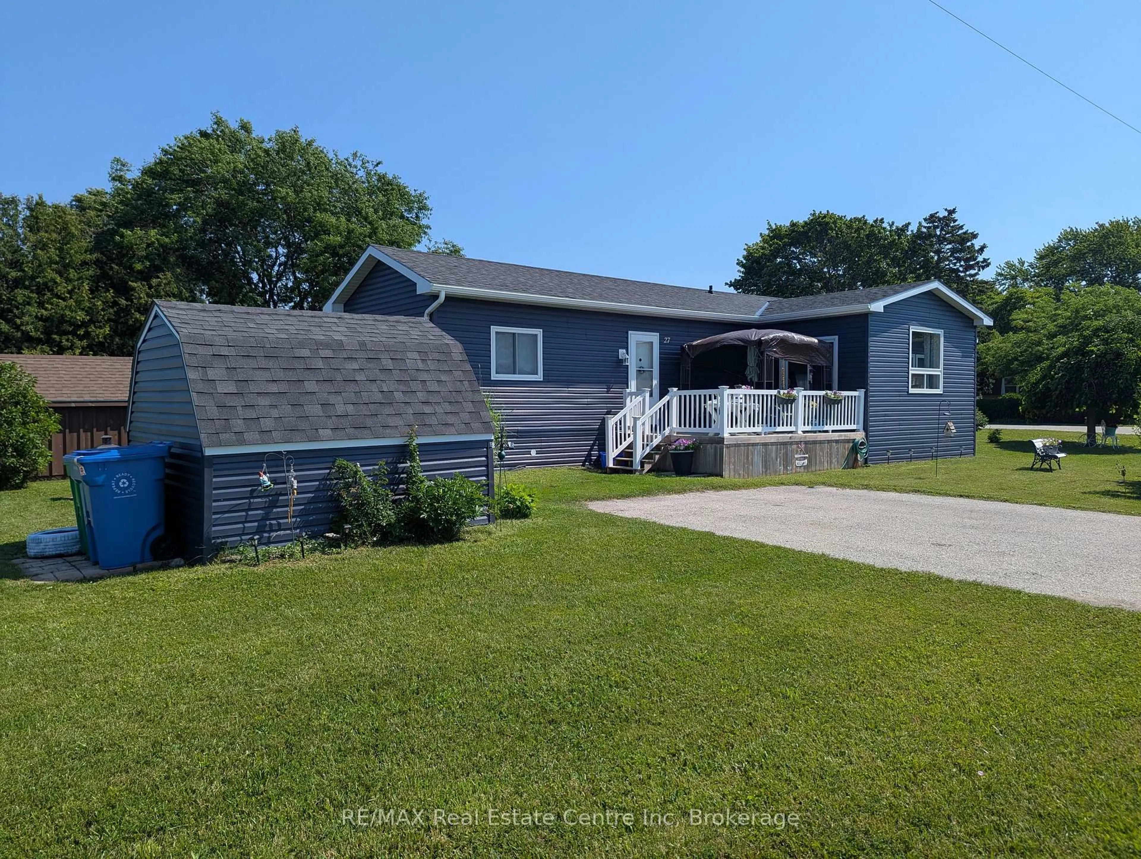 Home with vinyl exterior material, unknown for 27 Cranberry Dr, Ashfield-Colborne-Wawanosh Ontario N7A 3Y3