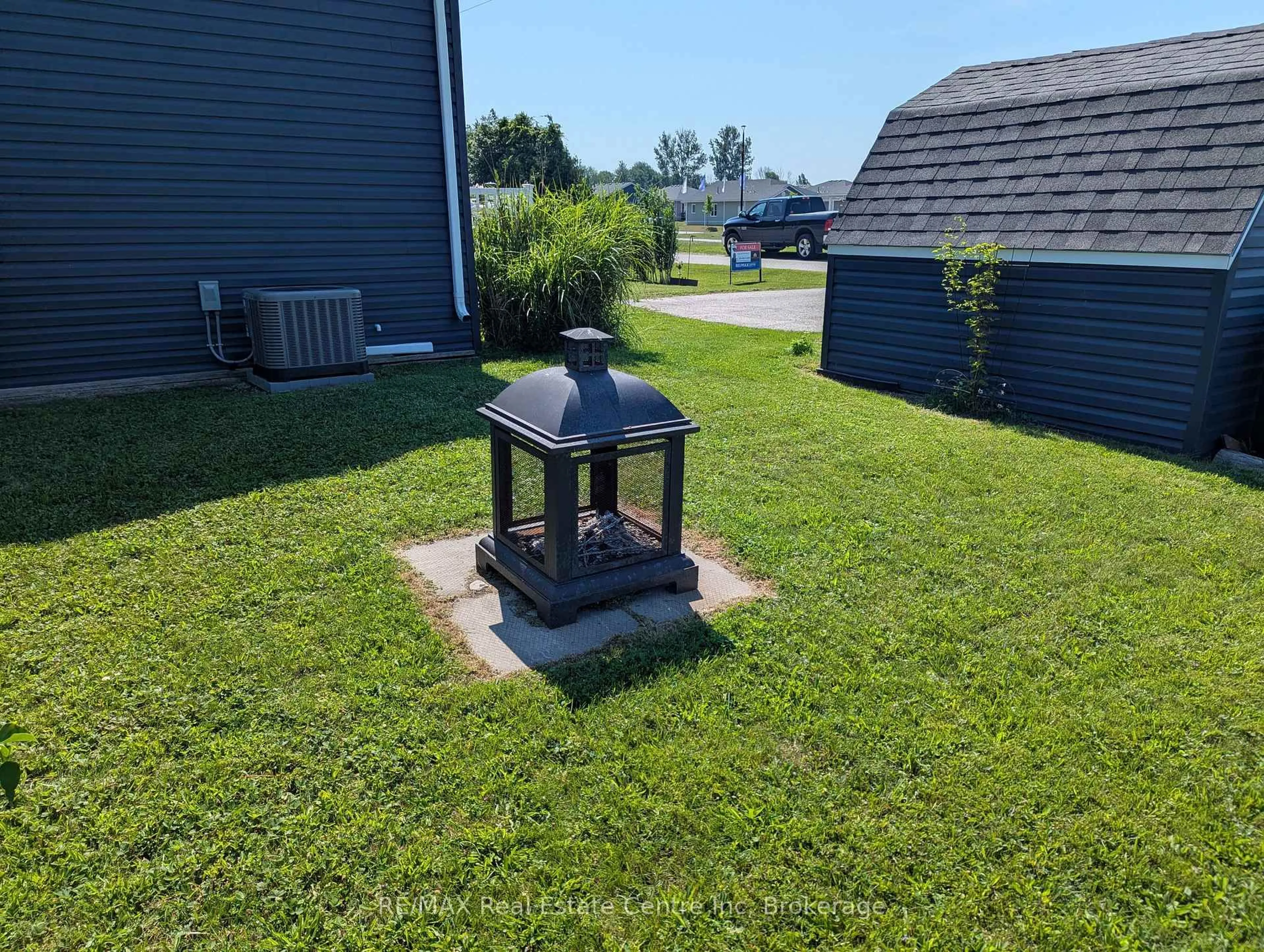 Patio, mountain view for 27 Cranberry Dr, Ashfield-Colborne-Wawanosh Ontario N7A 3Y3