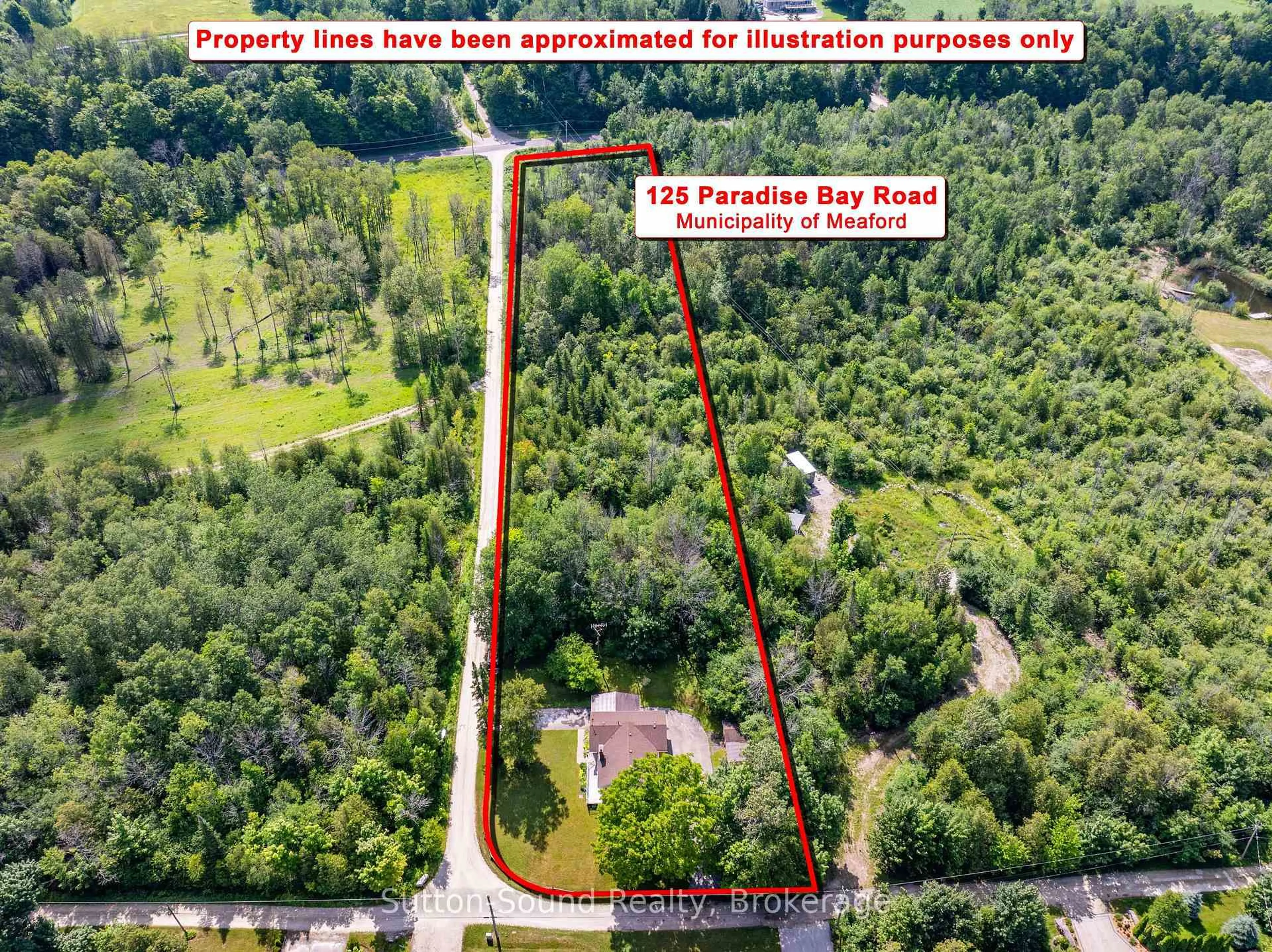A pic from outside/outdoor area/front of a property/back of a property/a pic from drone, street for 125 Paradise Bay Rd, Meaford Ontario N0H 1B0