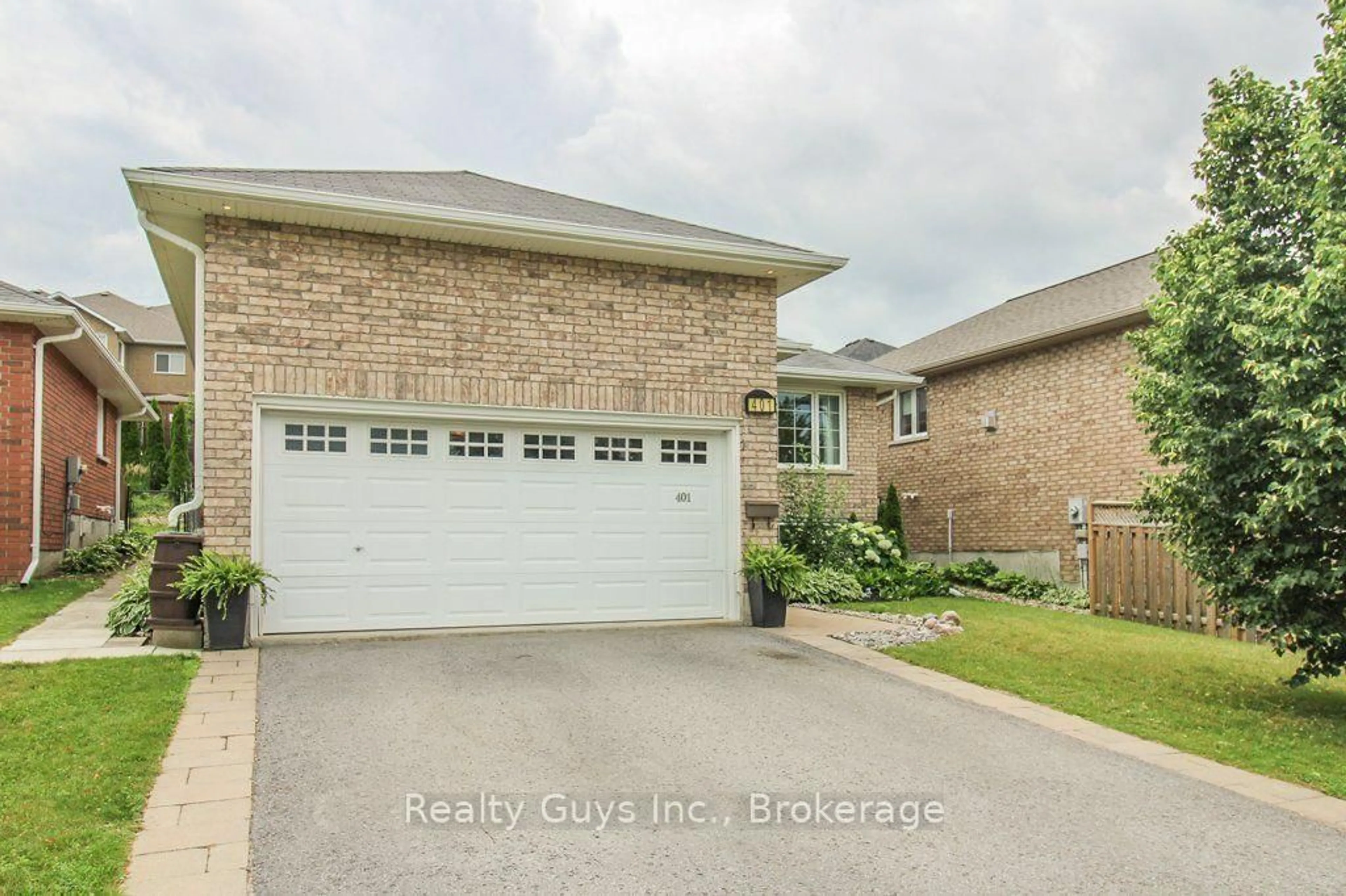 Home with brick exterior material, street for 401 Bianco Cres, Peterborough Ontario K9K 0A3
