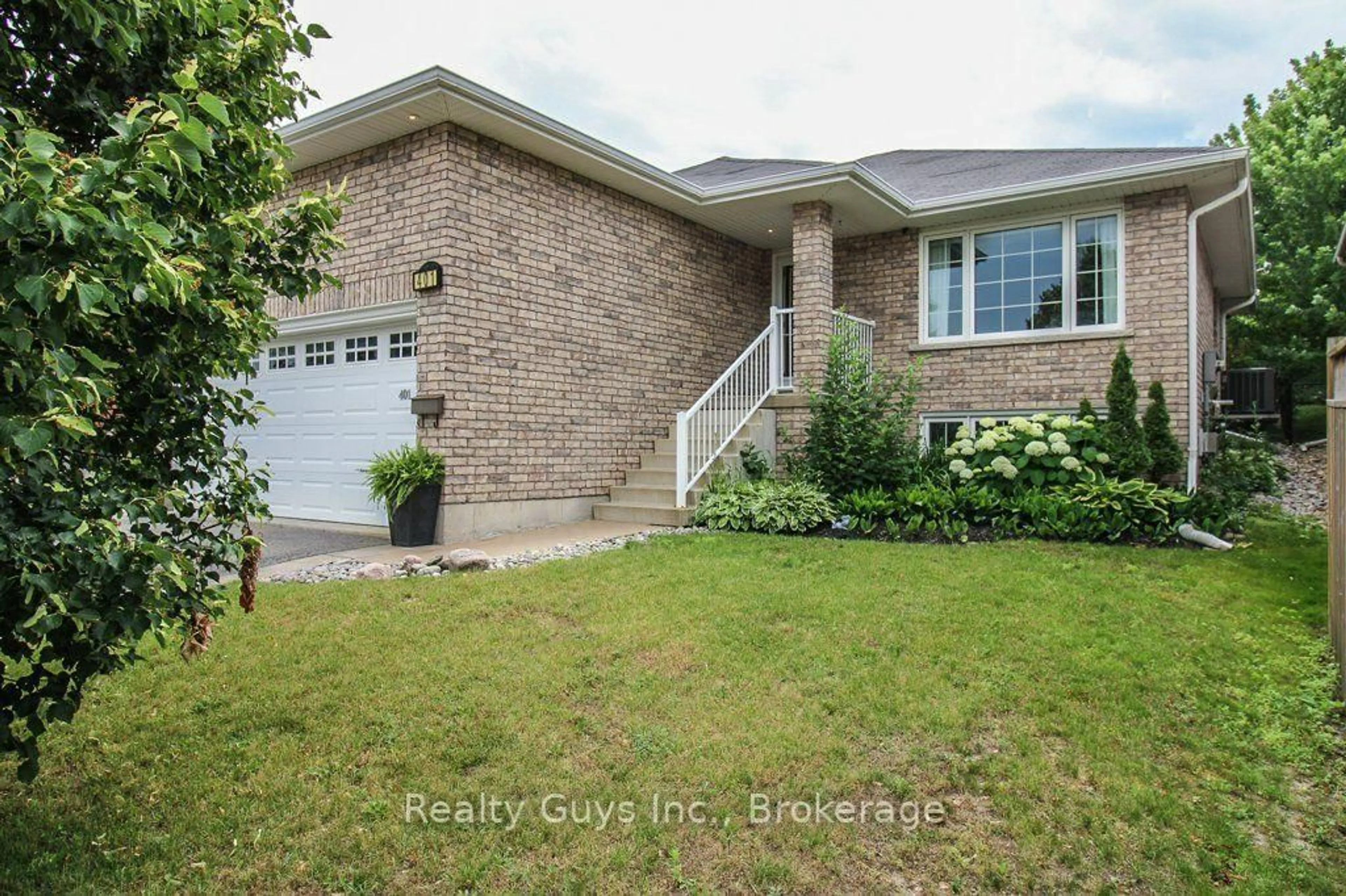 Home with brick exterior material, street for 401 Bianco Cres, Peterborough Ontario K9K 0A3