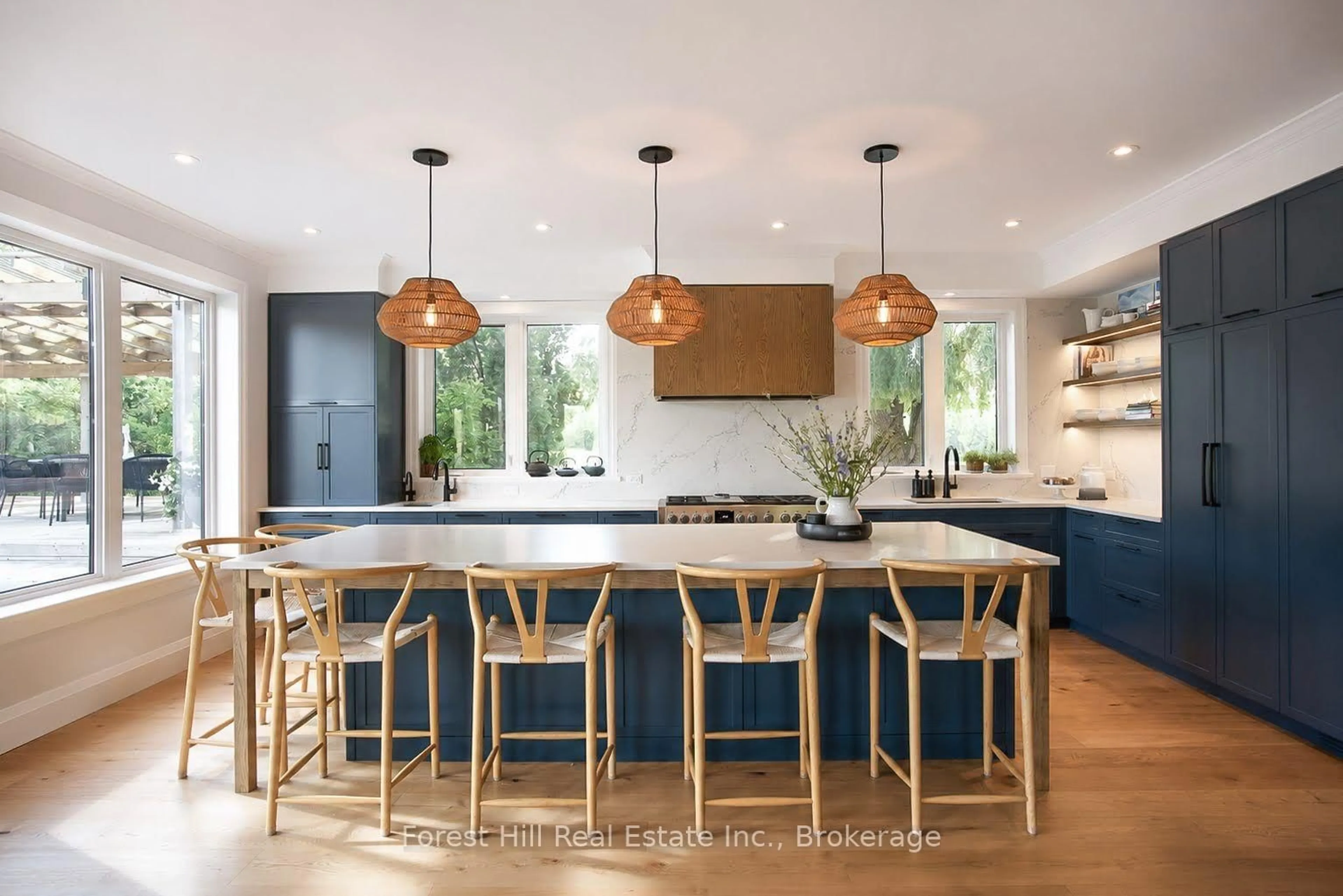 Contemporary kitchen, wood/laminate floor for 87024 7 Side Rd, Meaford Ontario N4L 1W7