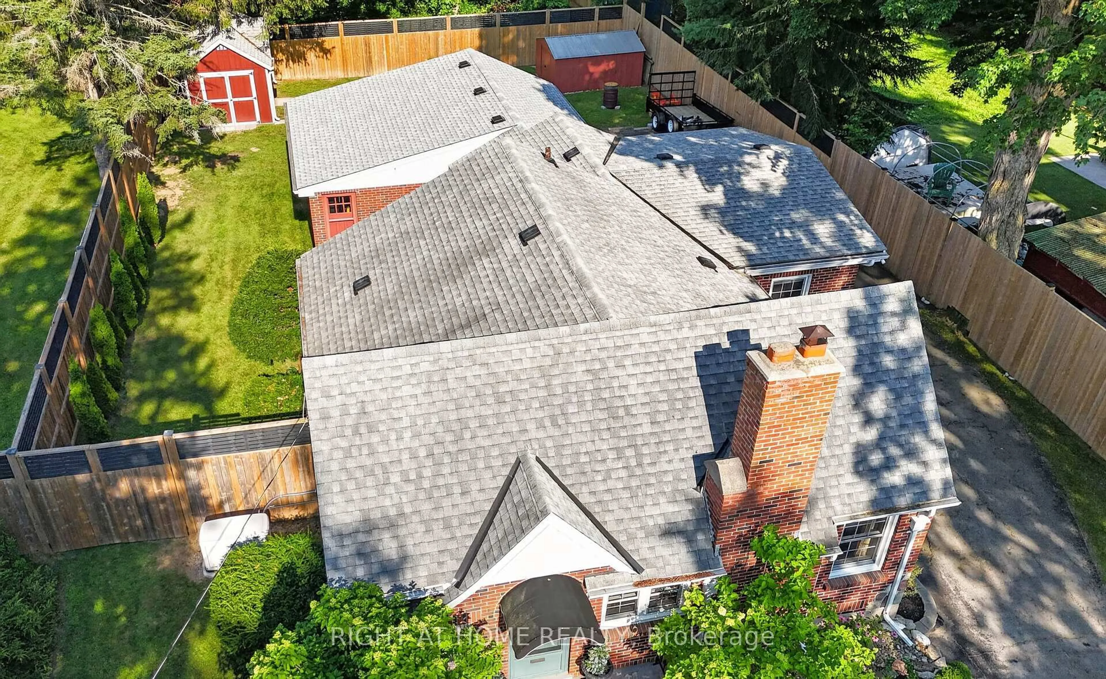 A pic from outside/outdoor area/front of a property/back of a property/a pic from drone, unknown for 335 Sunset Dr, Central Elgin Ontario N5R 3C6