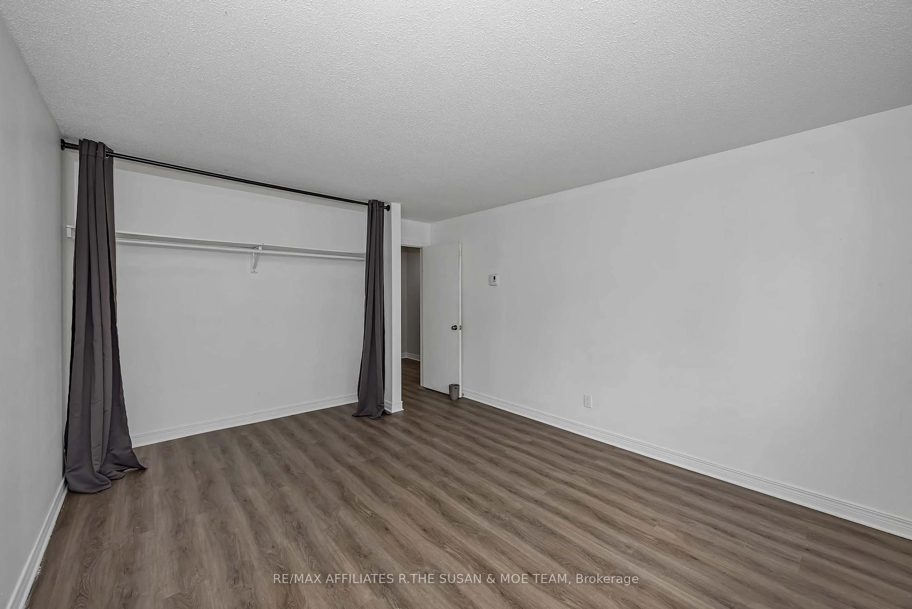 A pic of a room for 500 Fenerty Crt #6, Ottawa Ontario K2L 3B1