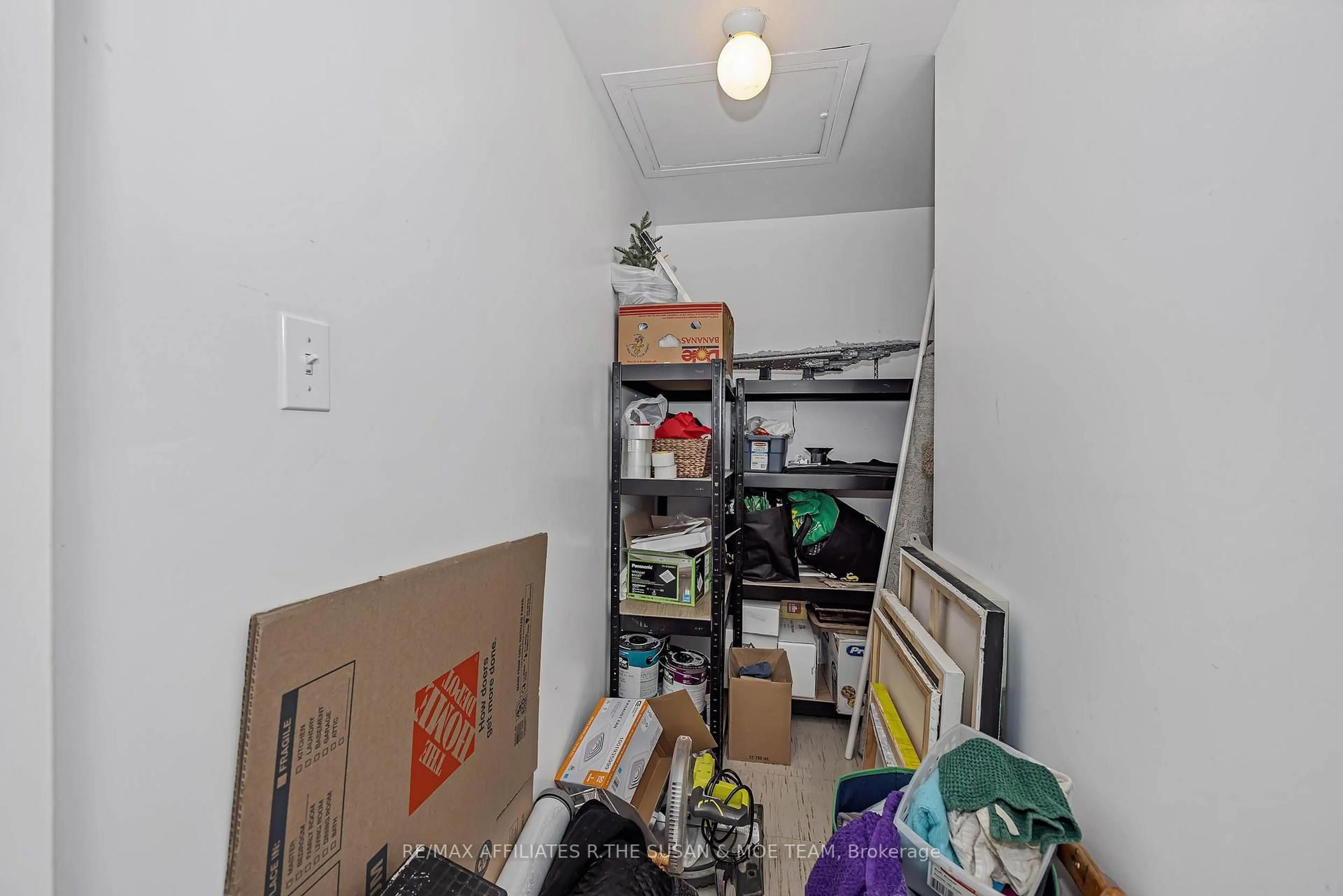 A pic of a room for 500 Fenerty Crt #6, Ottawa Ontario K2L 3B1