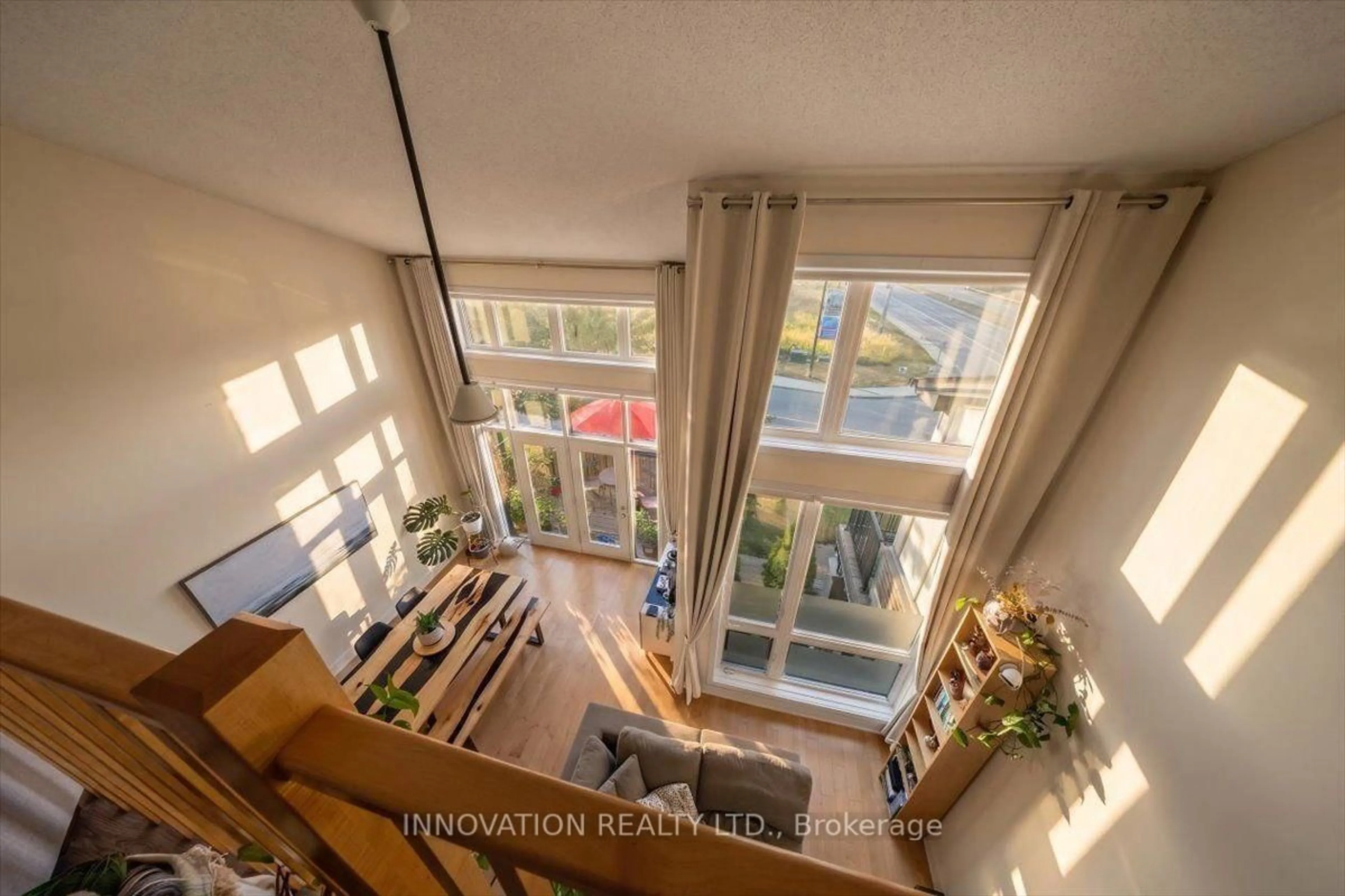 Indoor foyer for 606 Brian Good Ave, Ottawa Ontario K4M 0G7