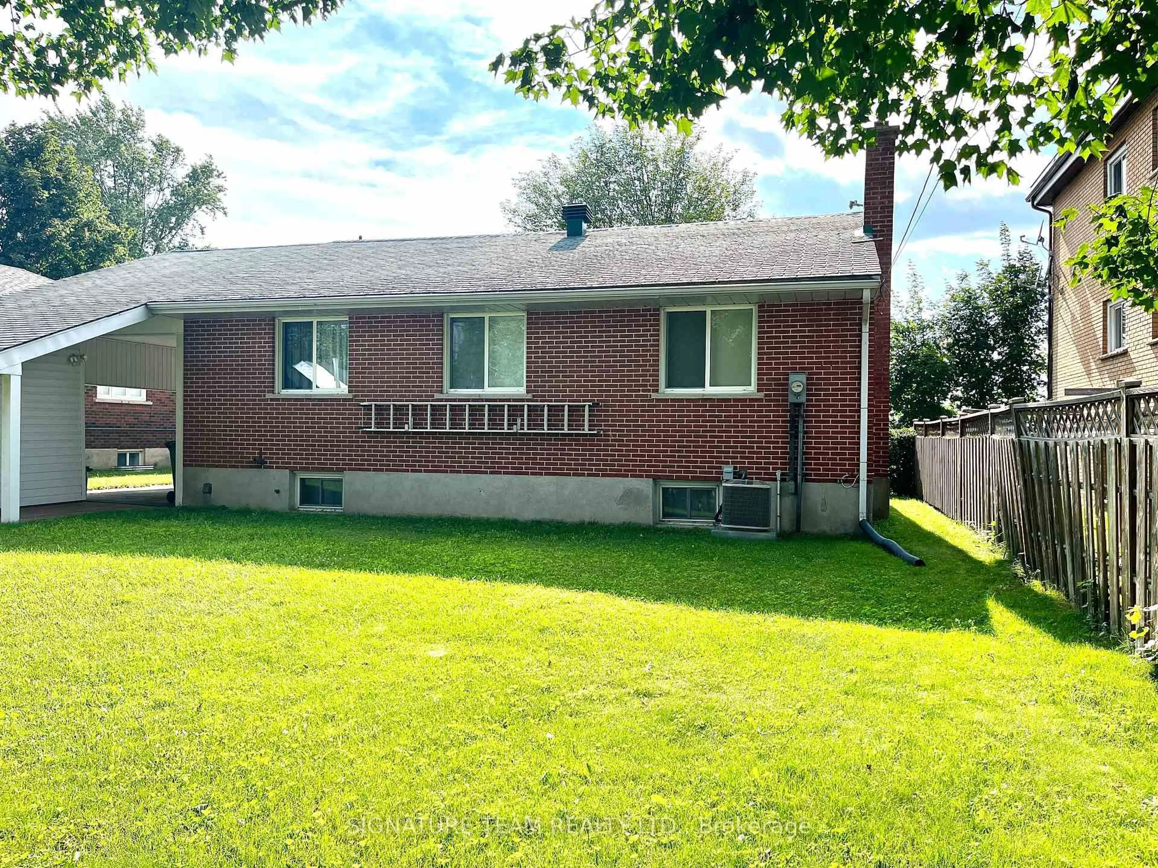 Unknown for 595 Cecelia St, Pembroke Ontario K8A 1T3