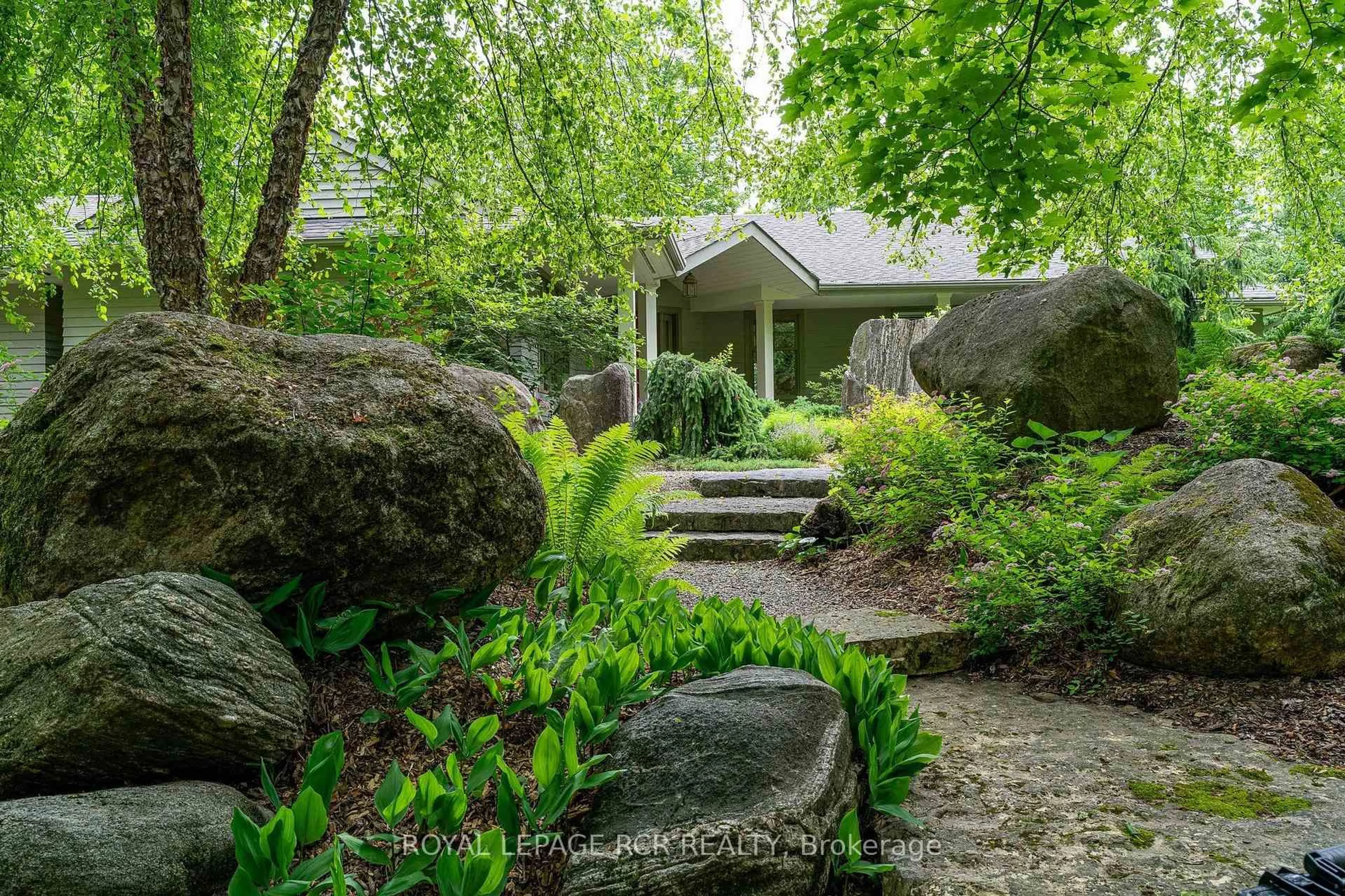Patio, unknown for 626280 15th Sdrd, Mulmur Ontario L9V 0T4