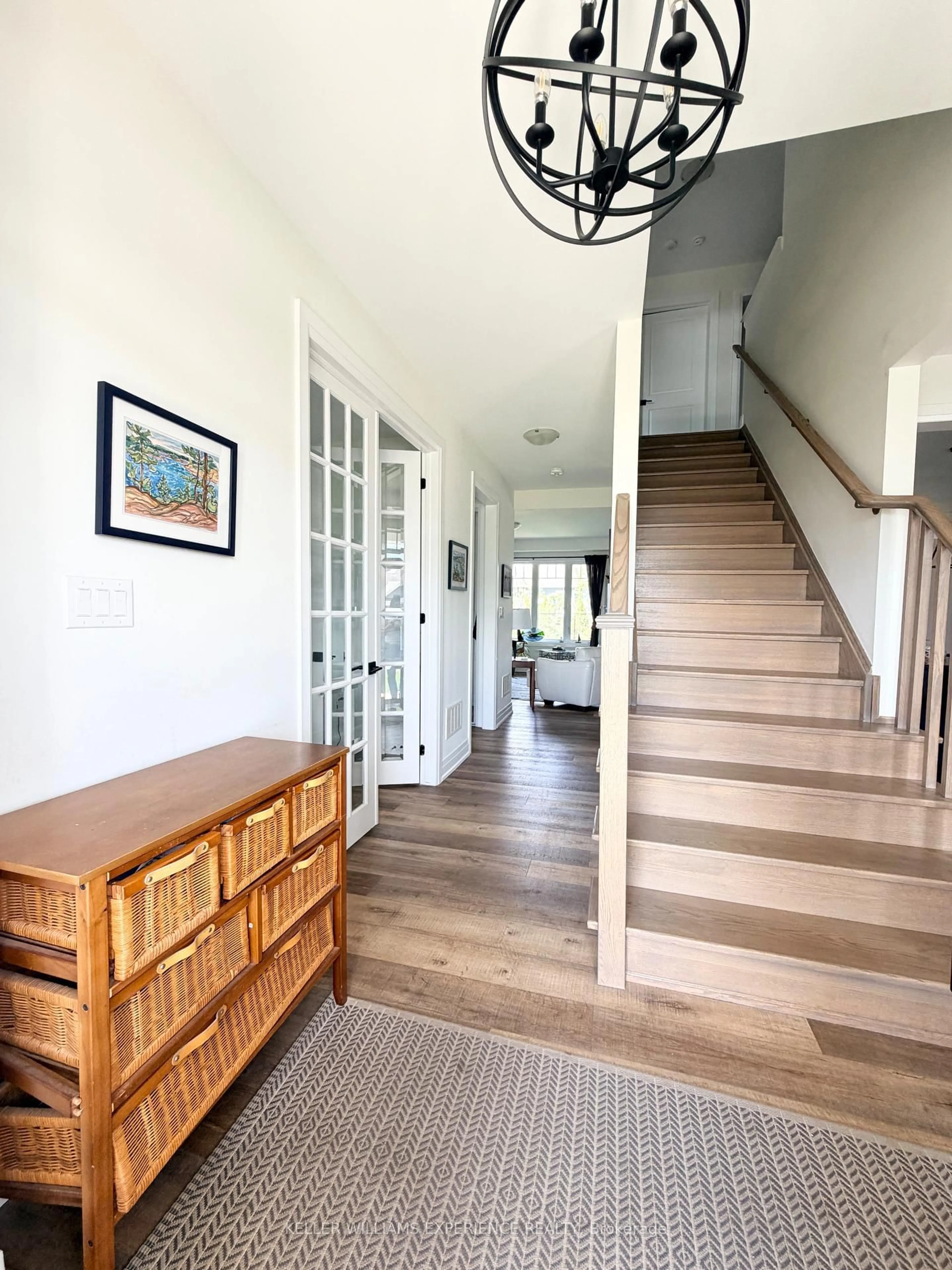 Indoor foyer for 31 Browning Blvd, Bracebridge Ontario P1L 0G2