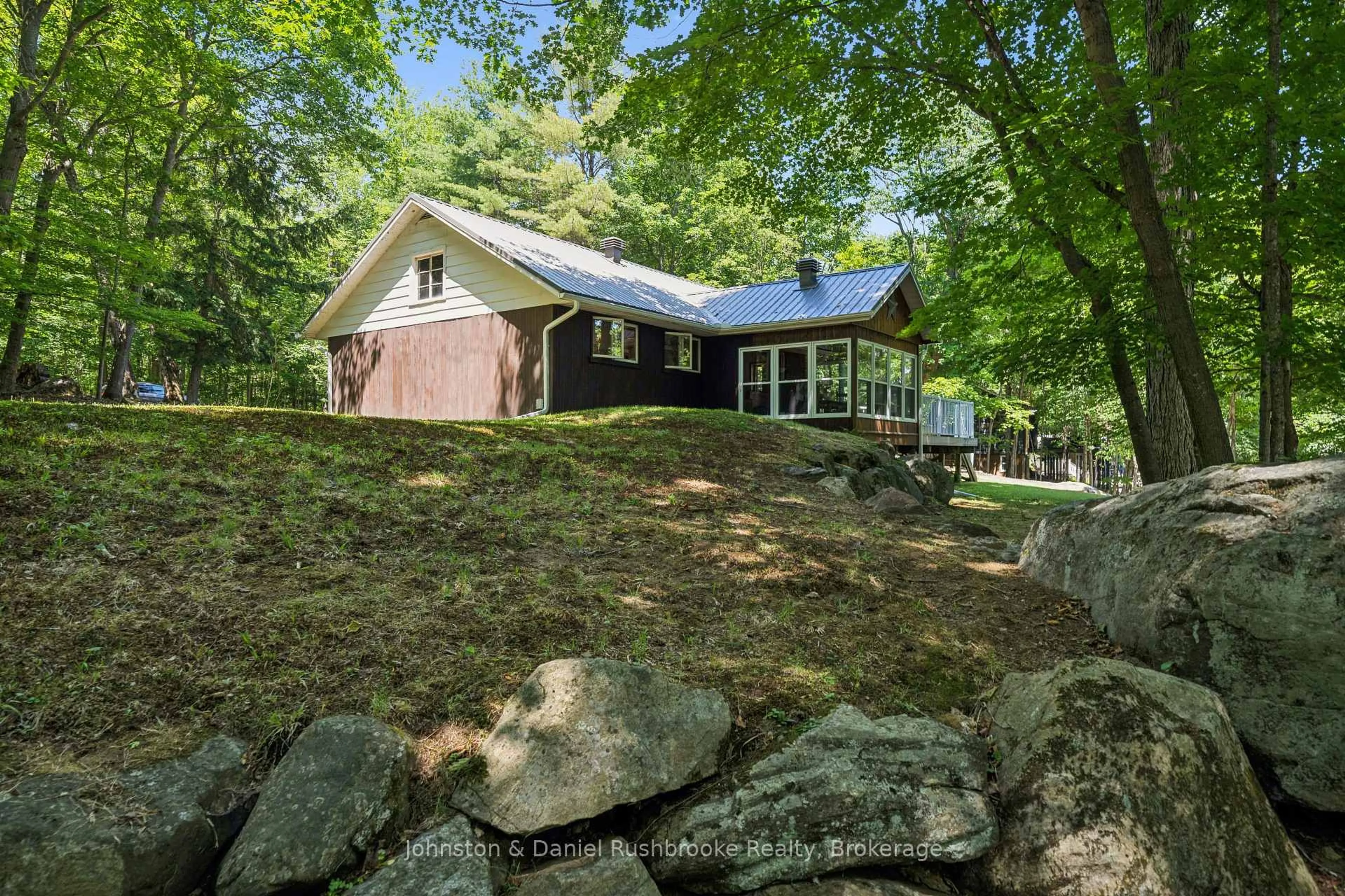 A pic from outside/outdoor area/front of a property/back of a property/a pic from drone, unknown for 1155 Stephen Rd #8, Muskoka Lakes Ontario P0B 1J0