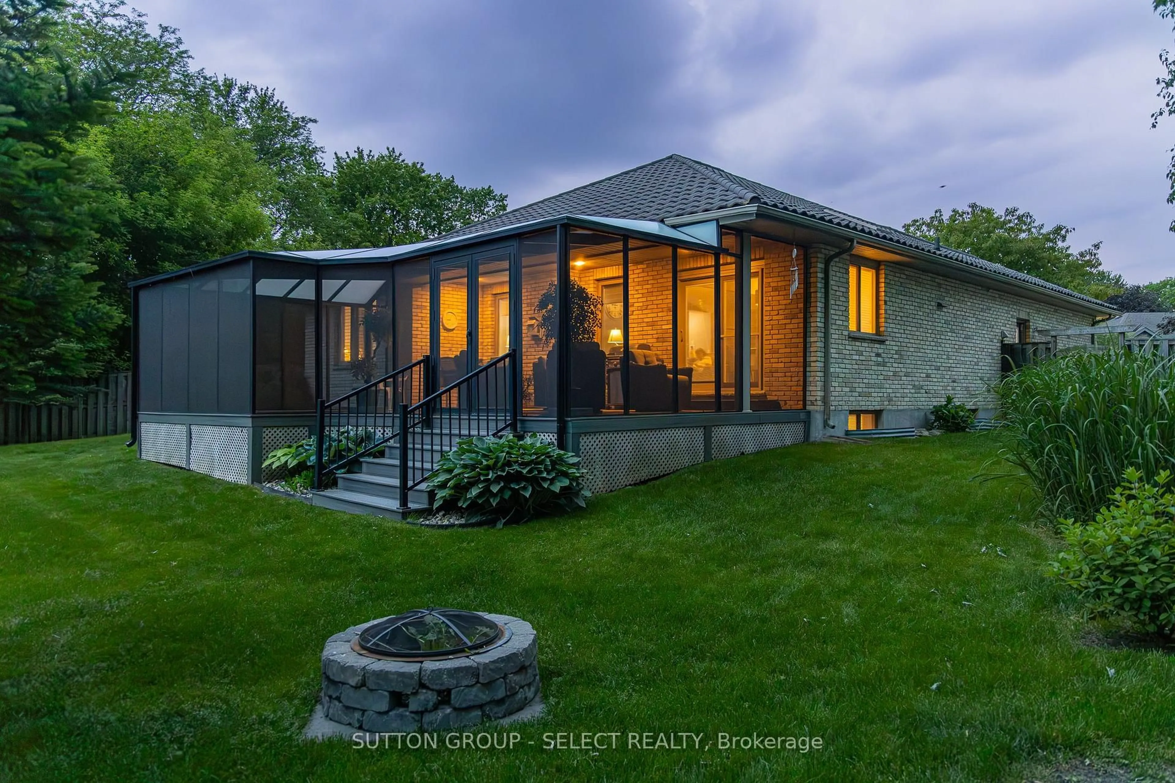 Unknown for 581 Inverness Ave, London North Ontario N6H 5R3