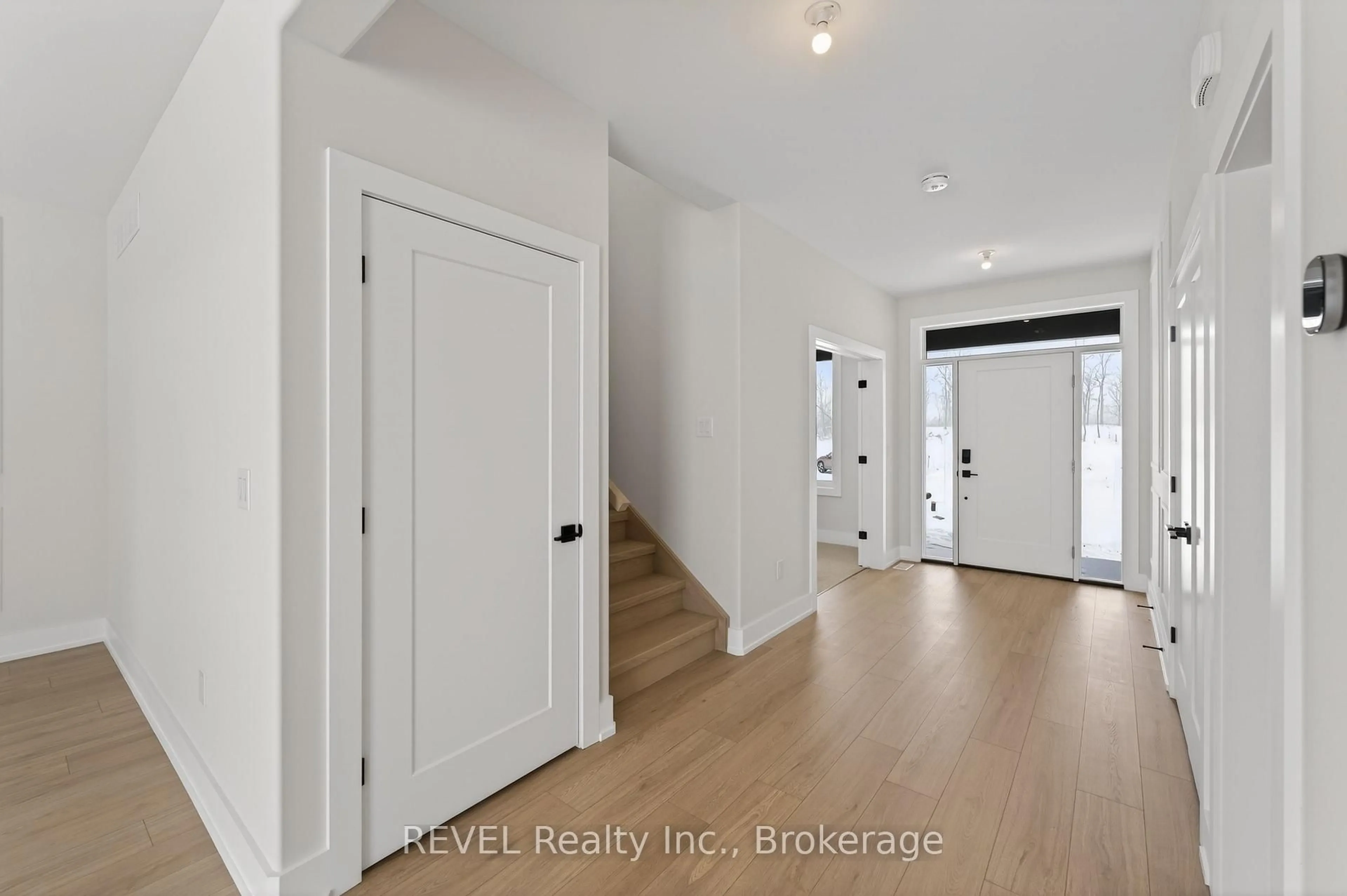 Indoor entryway for 36 Anchor Rd, Thorold Ontario L0S 1A0
