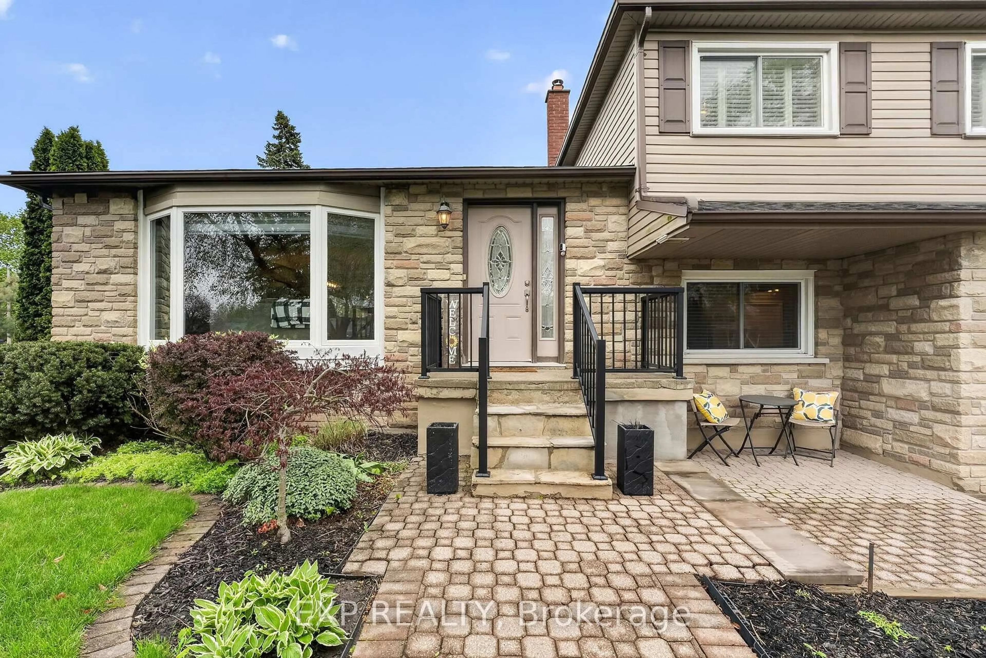 Home with brick exterior material, street for 3510 Yale Cres, Niagara Falls Ontario L2J 3C5