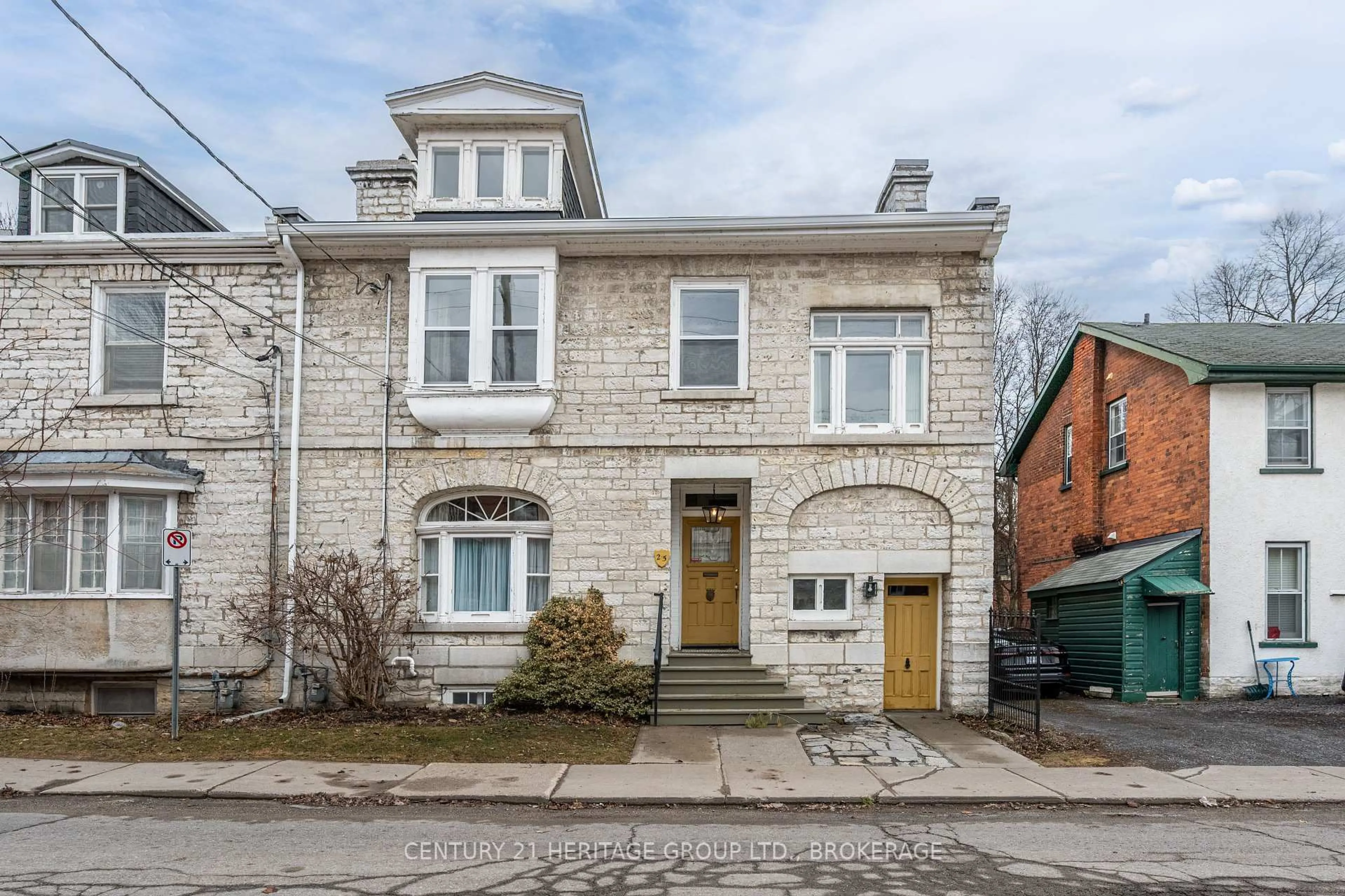 Home with brick exterior material, street for 25 Wellington St, Kingston Ontario K7L 3B9