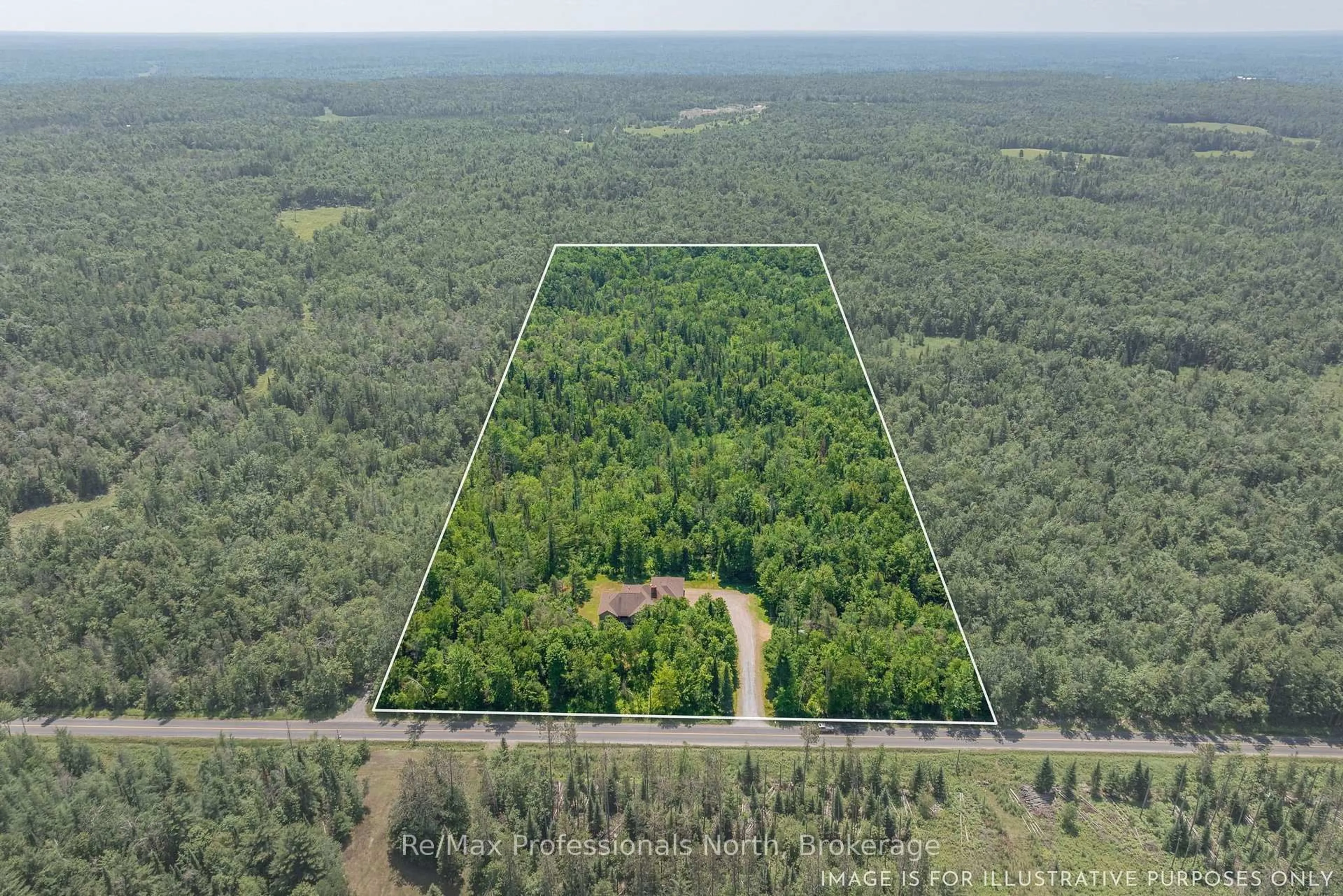 A pic from outside/outdoor area/front of a property/back of a property/a pic from drone, forest/trees view for 2452 Doe Lake Rd, Gravenhurst Ontario P1P 1R3