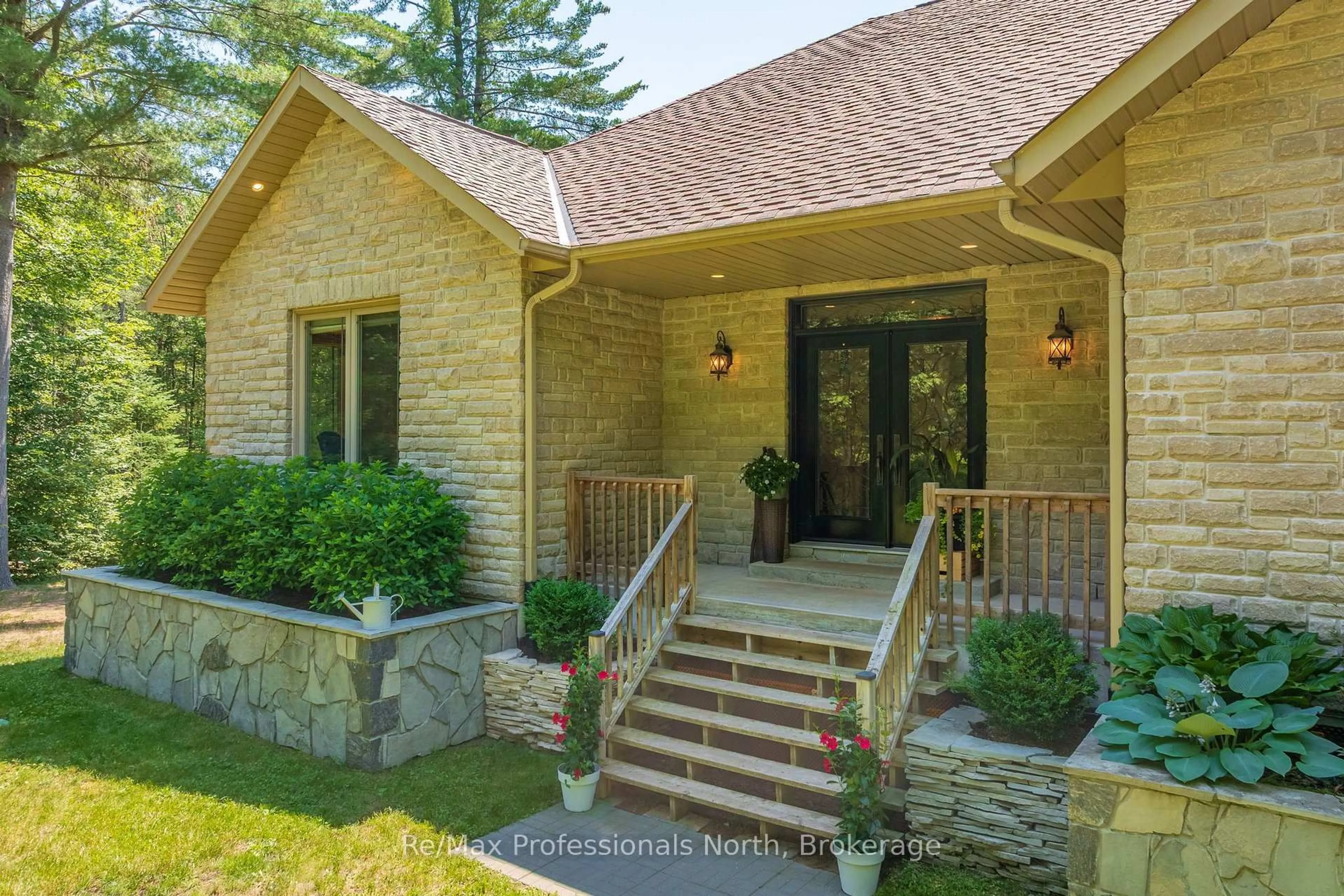 Home with brick exterior material, street for 2452 Doe Lake Rd, Gravenhurst Ontario P1P 1R3