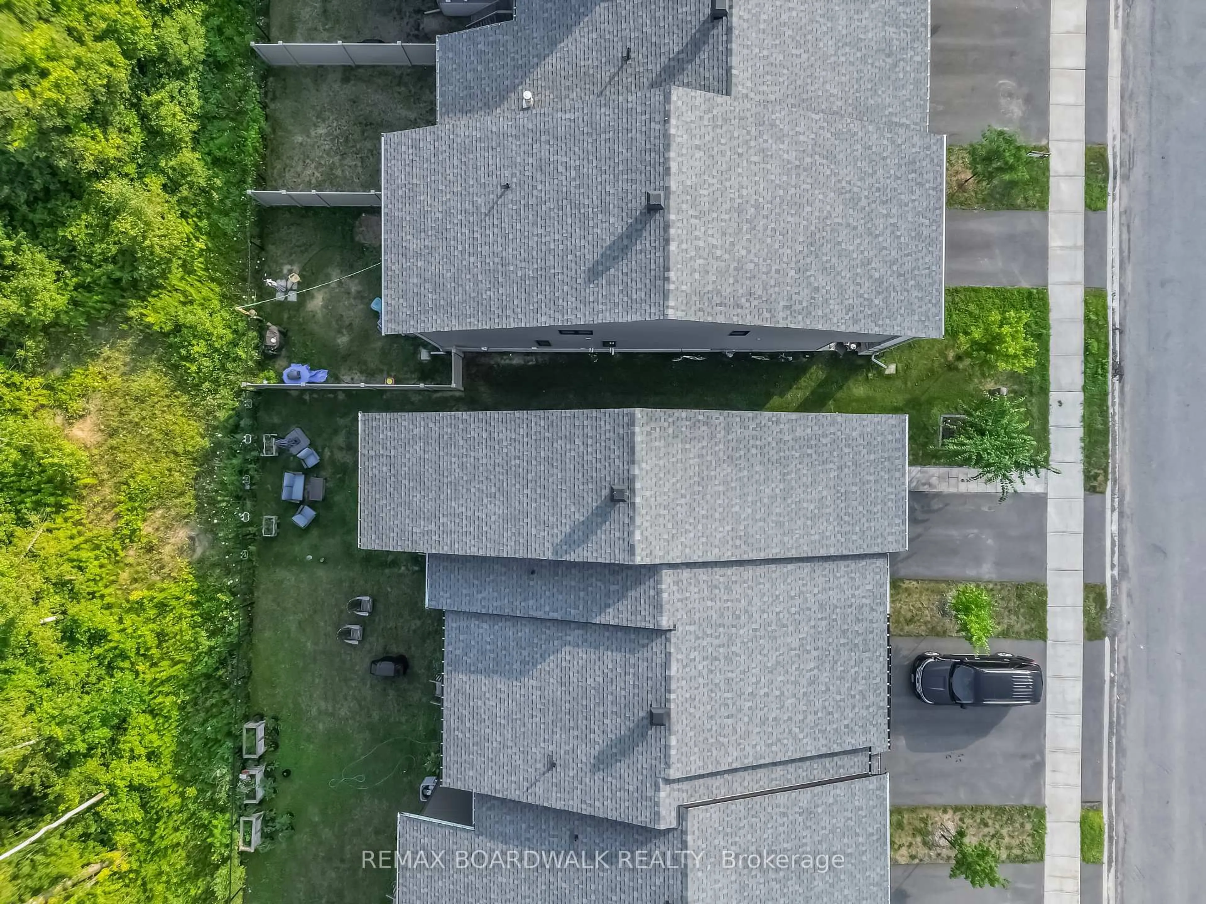 A pic from outside/outdoor area/front of a property/back of a property/a pic from drone, street for 232 Bristol Cres, North Grenville Ontario K0G 1J0