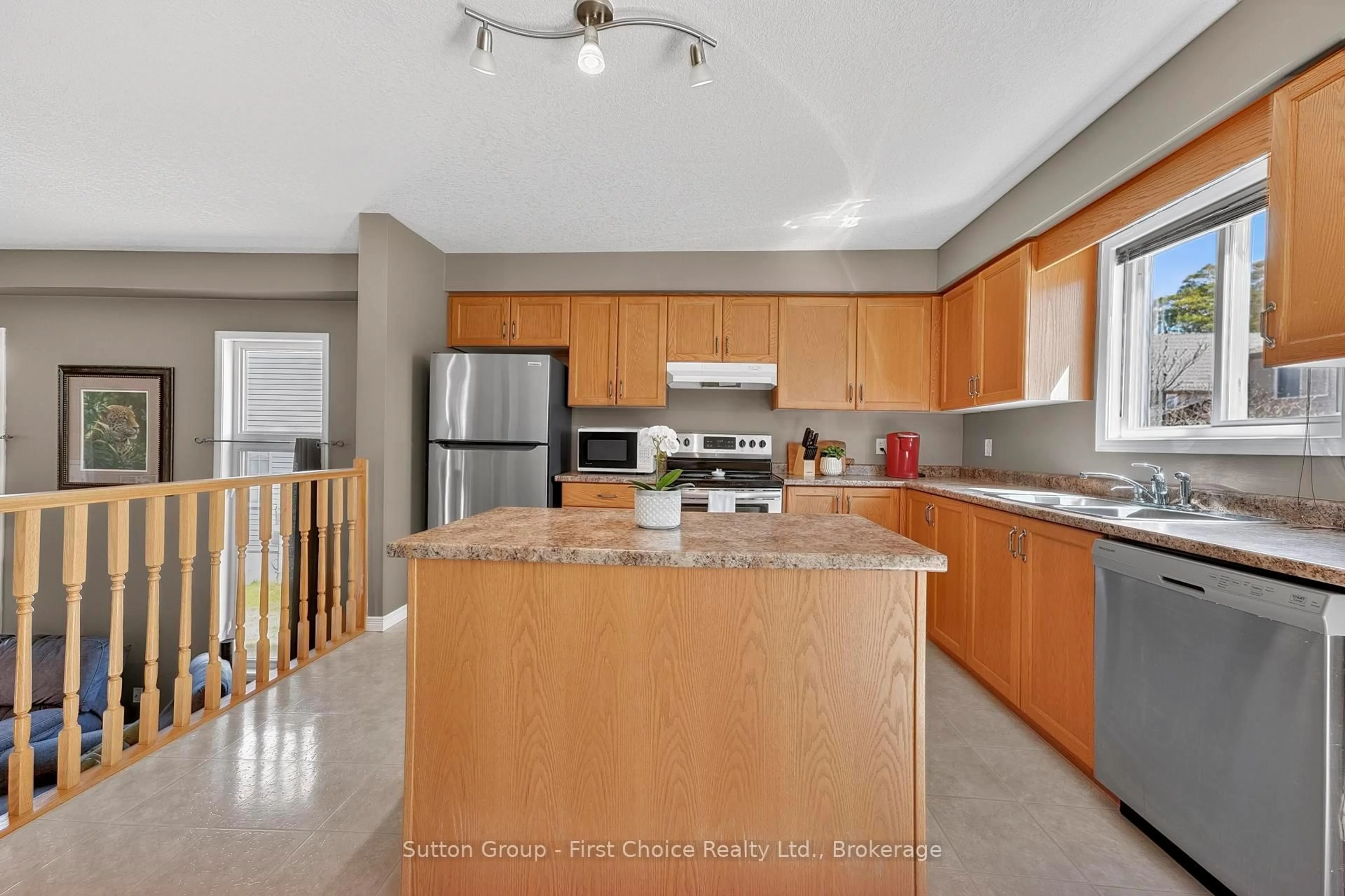 Open concept kitchen, unknown for 670 Reid Cres, North Perth Ontario N4W 0A1