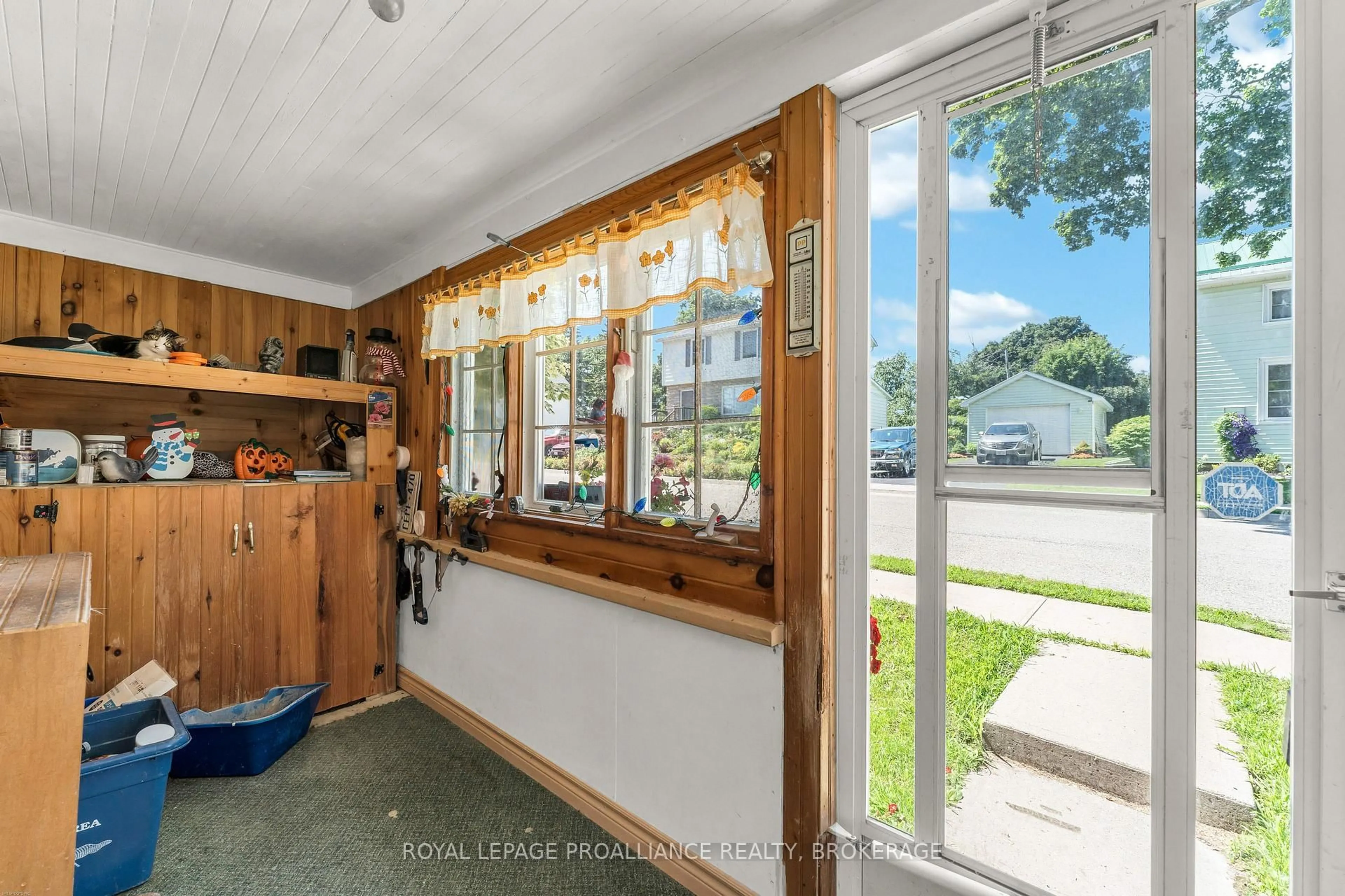 Unknown for 465 Garden St, Gananoque Ontario K7G 1J6