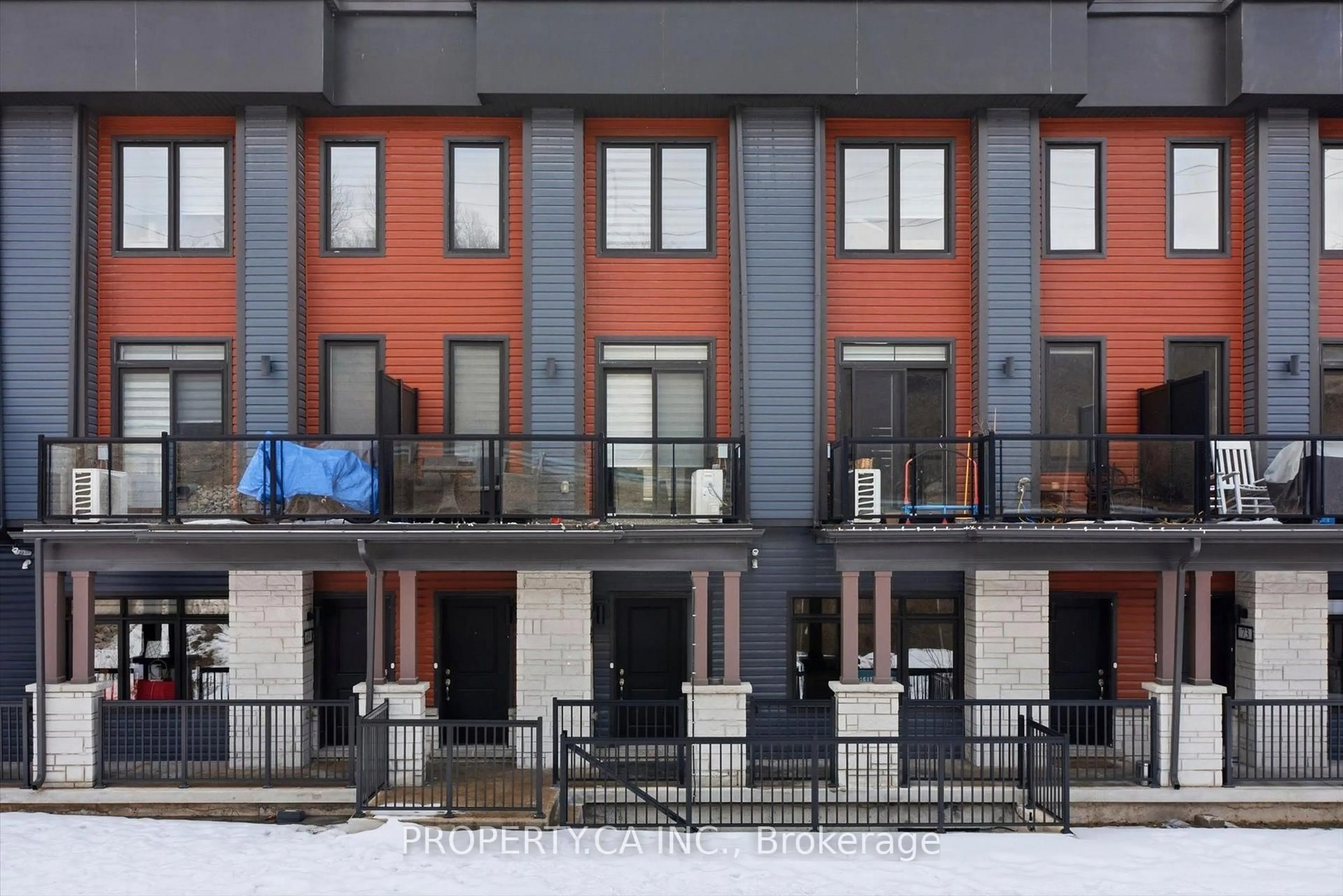 Patio, street for 2 Willow St #71, Brant Ontario N3L 0K7