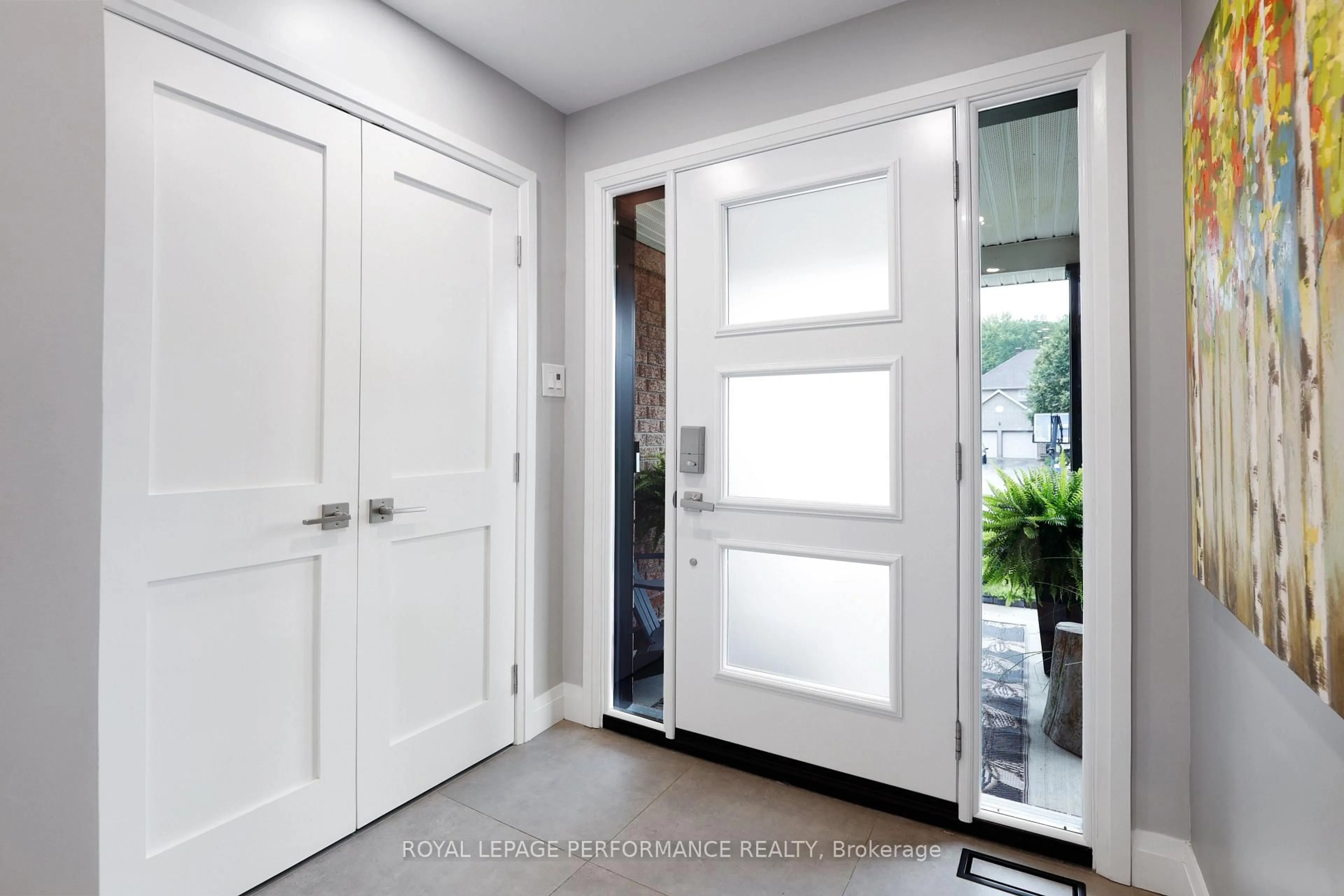 Indoor entryway for 910 Sandy Forest Pl, Ottawa Ontario K1V 1R5