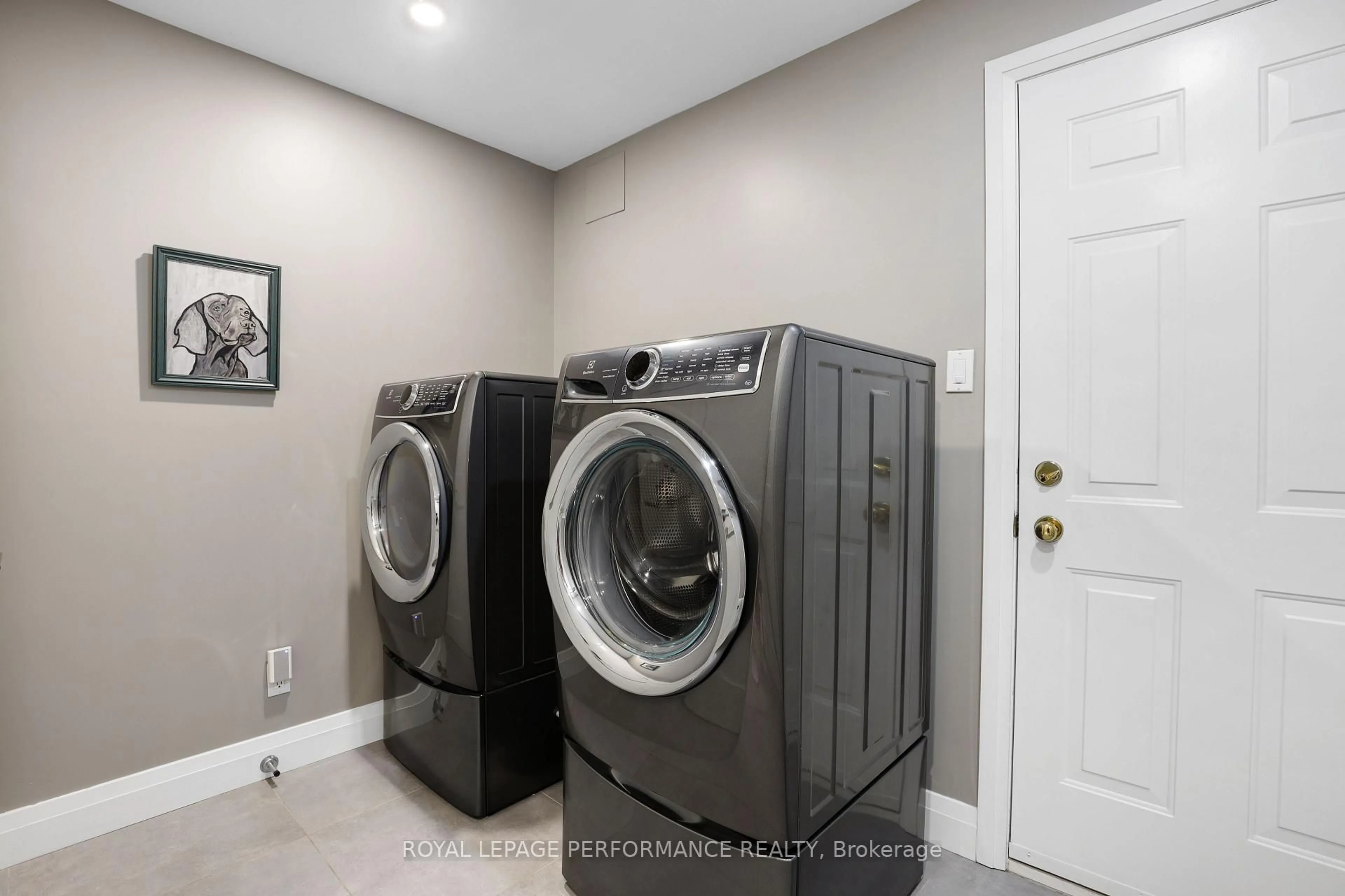 Laundry room for 910 Sandy Forest Pl, Ottawa Ontario K1V 1R5