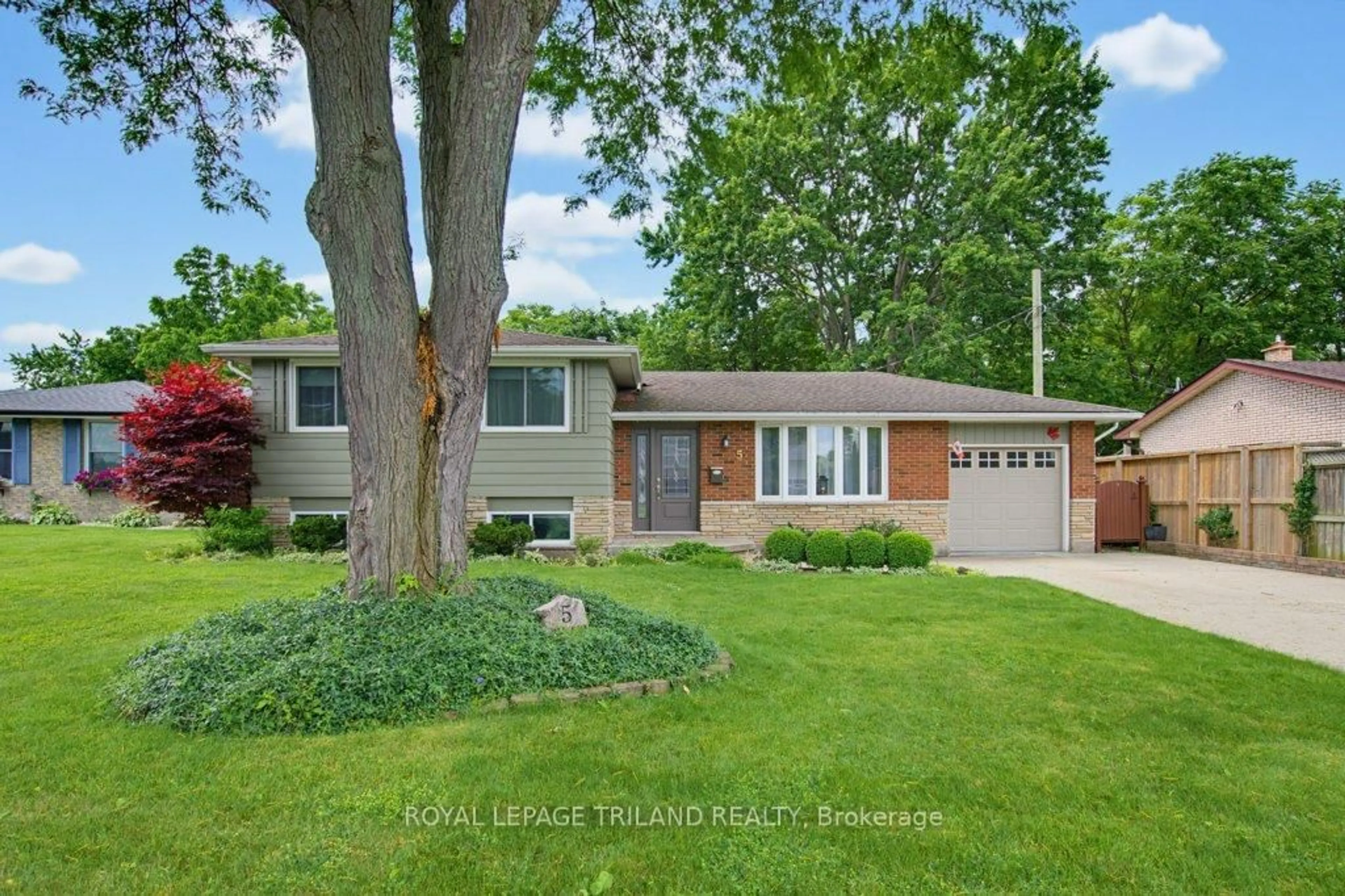 Home with brick exterior material, street for 5 Warren Cres, St. Thomas Ontario N5P 3Z1