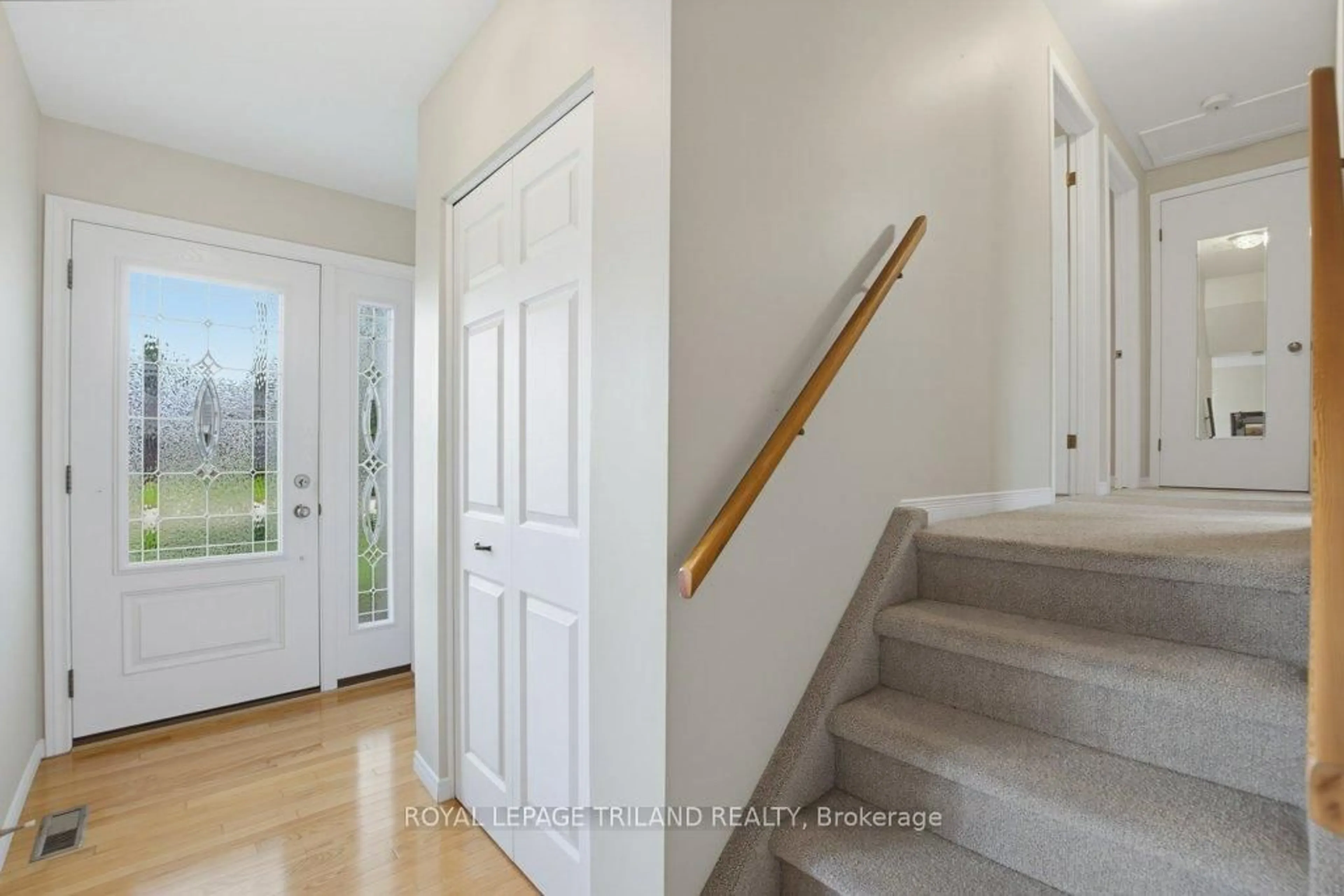 Indoor entryway for 5 Warren Cres, St. Thomas Ontario N5P 3Z1