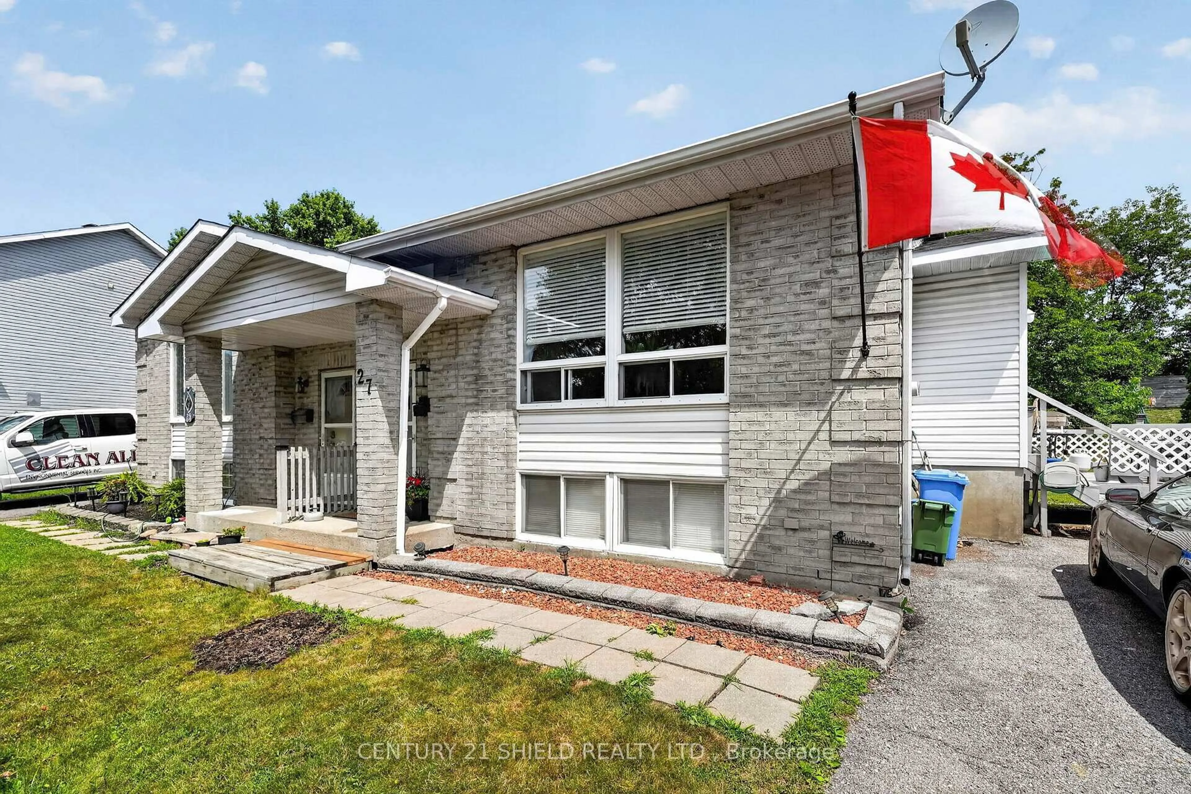 Home with brick exterior material, street for 27 WELLINGTON St, Cornwall Ontario K6H 6W8