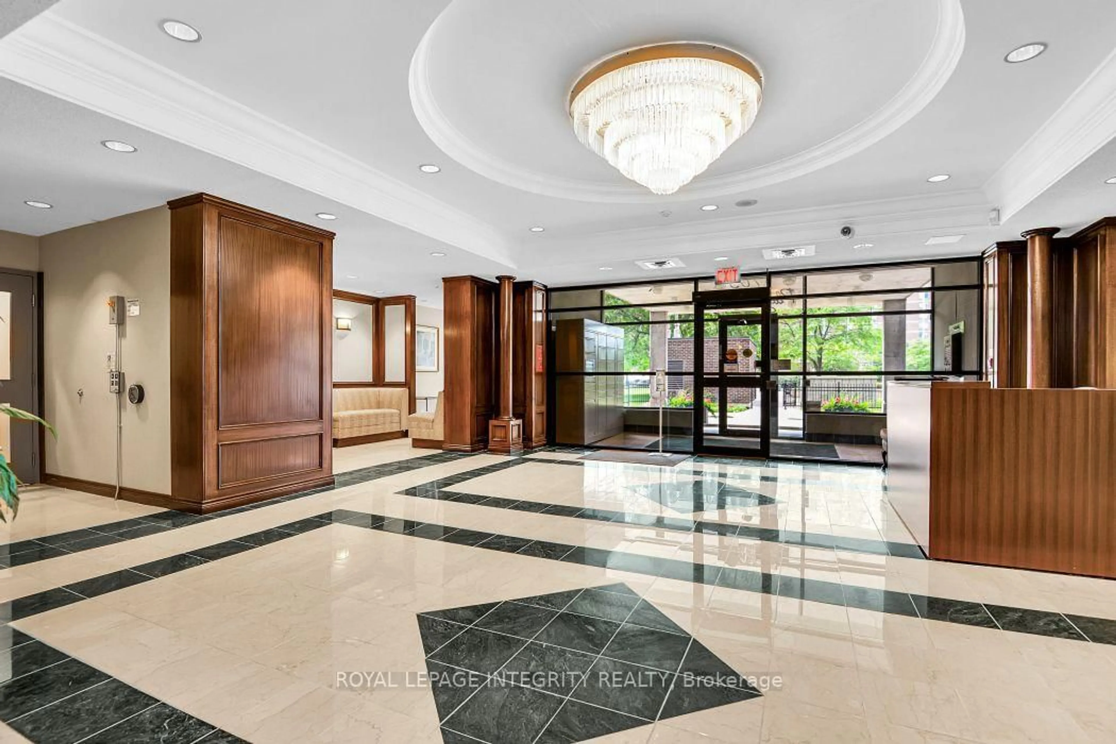 Lobby for 1705 Playfair Dr #810, Ottawa Ontario K1H 8P6