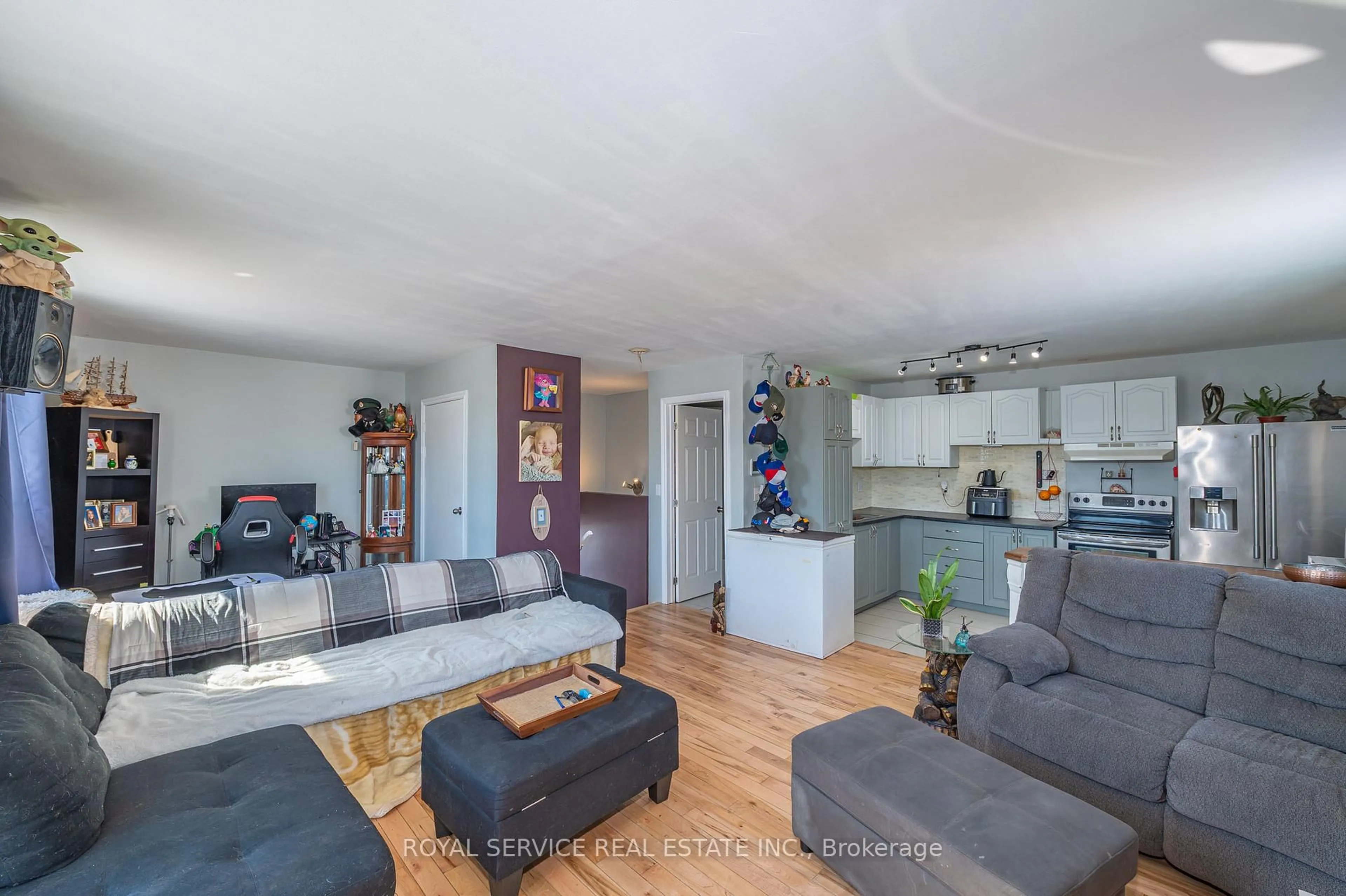 Living room with furniture, unknown for 69 Maple St, Trent Hills Ontario K0L 1L0