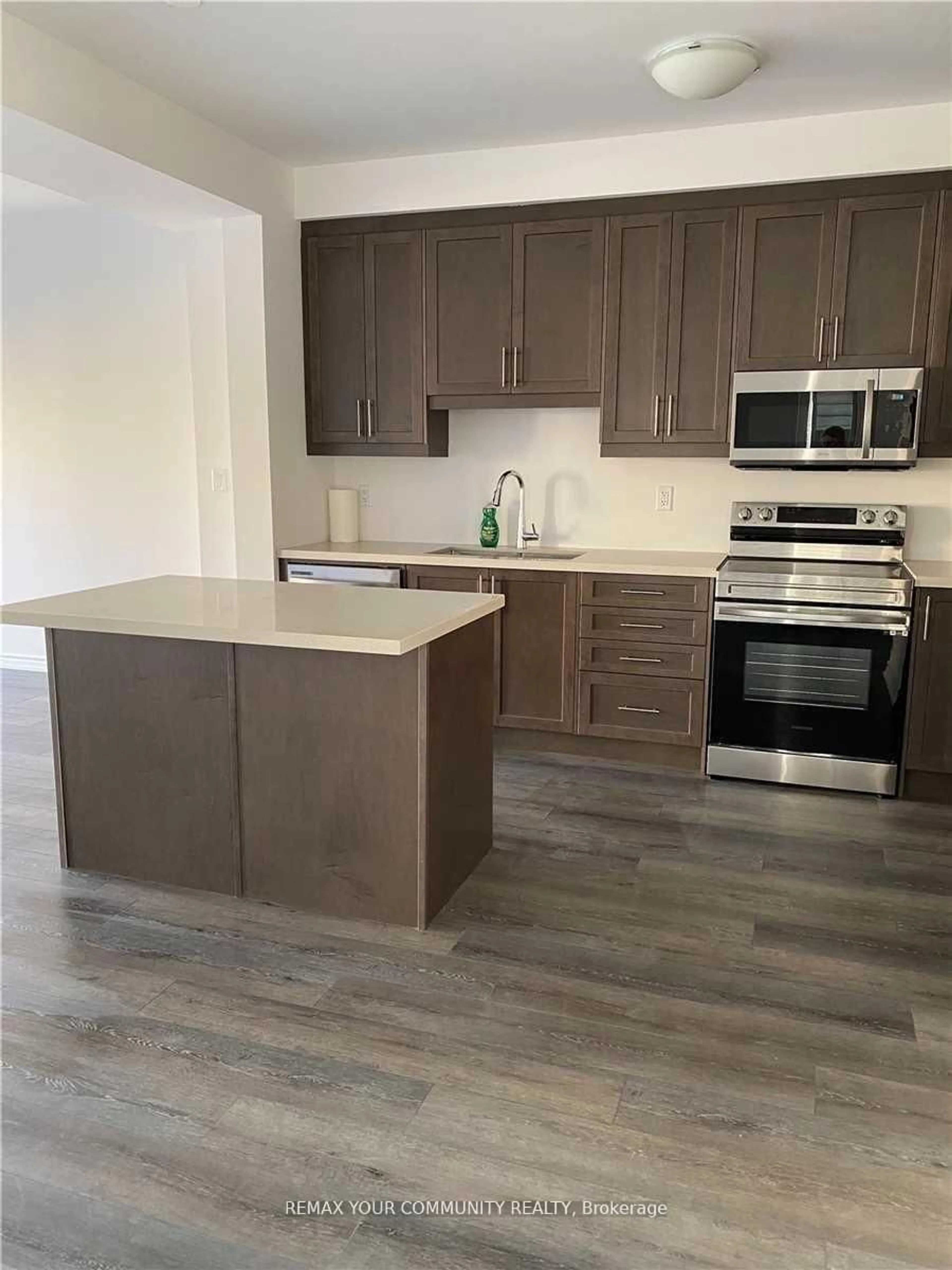 Standard kitchen, wood/laminate floor for 32 June Callwood Way, Brantford Ontario N3T 0T7