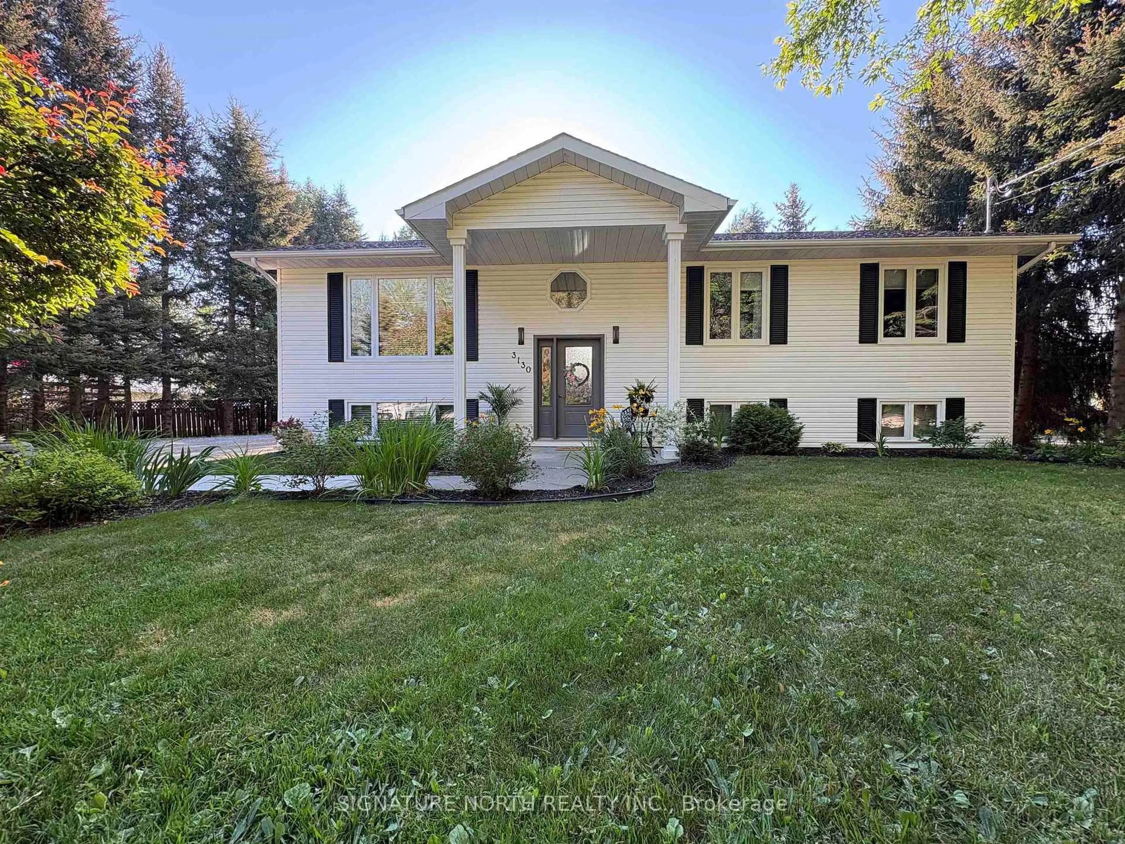 Home with vinyl exterior material, unknown for 3130 Fairview Ave, Thunder Bay Ontario P7K 1E5